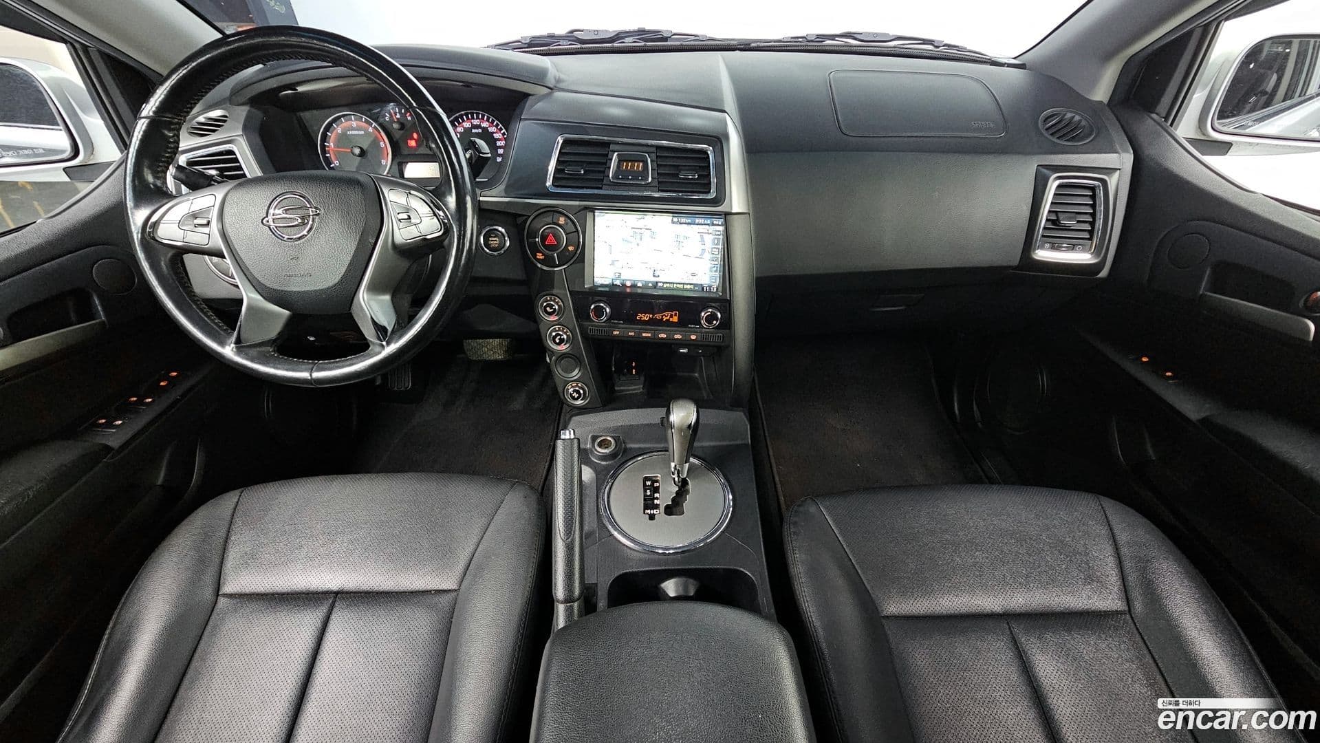 Main__Slider__Photo:KORANDO KG_Mobility_Ssangyong 2017.0-6