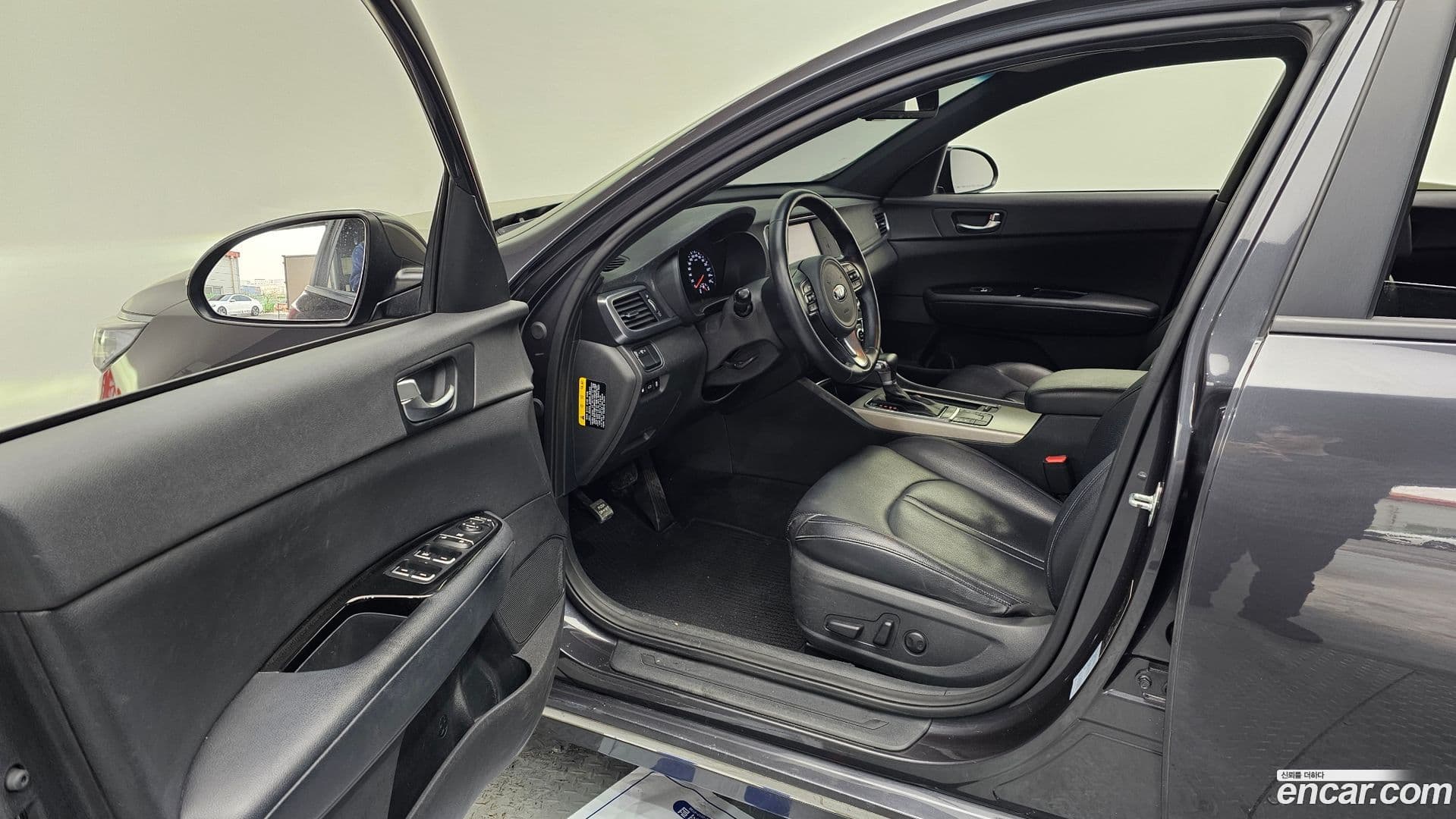 Main__Slider__Photo:K5 Kia 2017.1-9