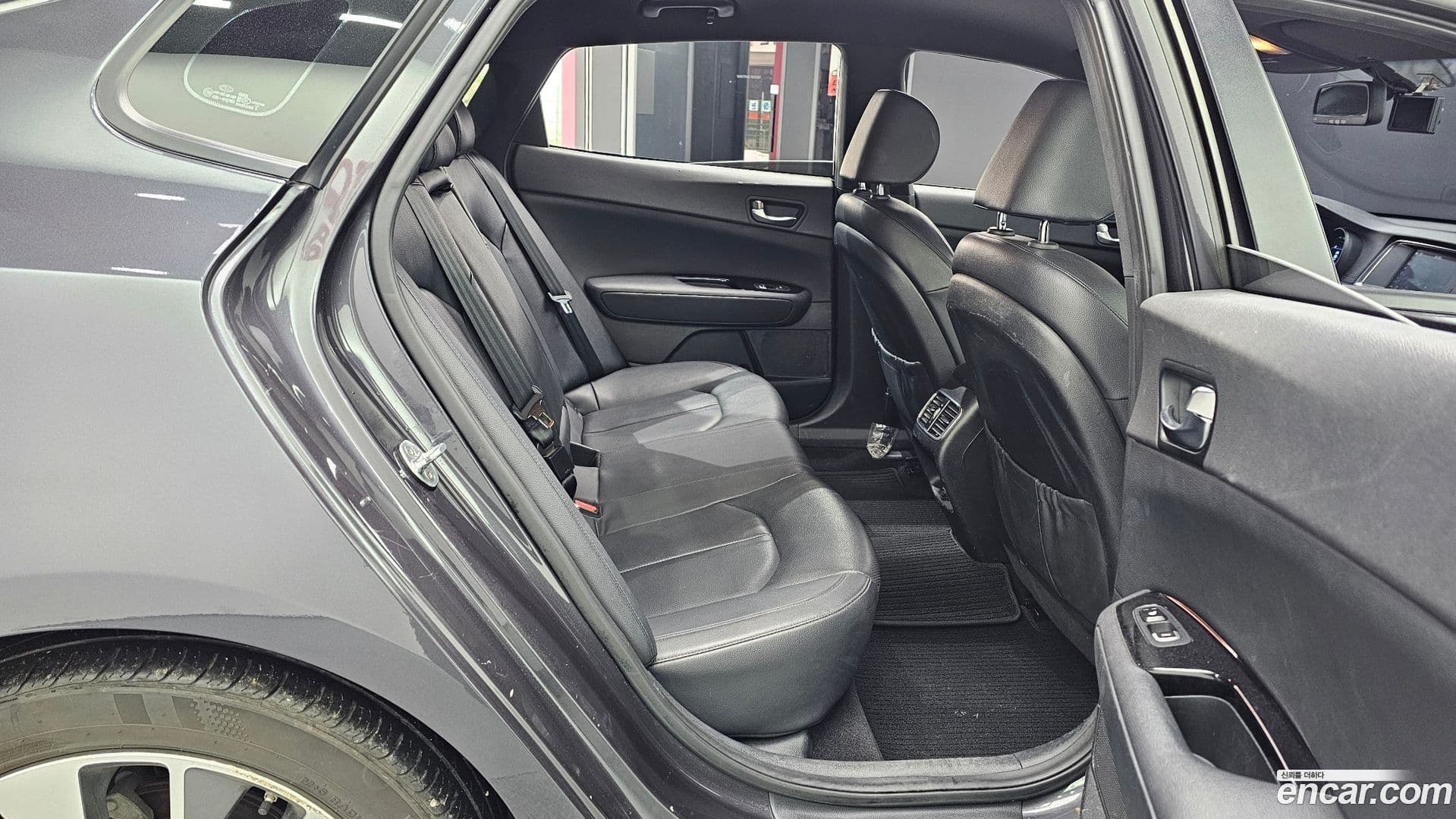 Main__Slider__Photo:K5 Kia 2017.1-11