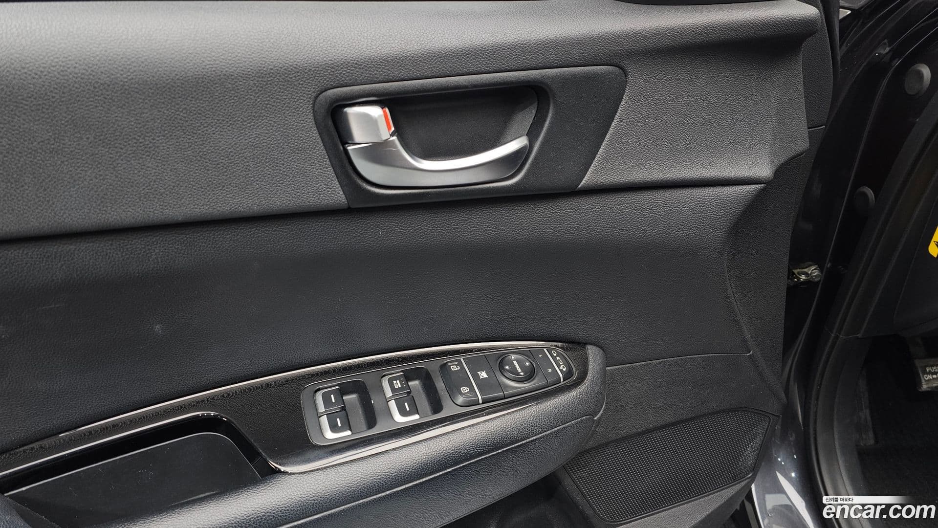 Main__Slider__Photo:K5 Kia 2017.1-15