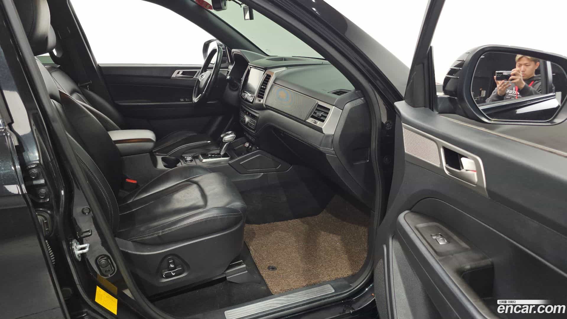 Rexton KG_Mobility_Ssangyong 2019.0-INNER-010