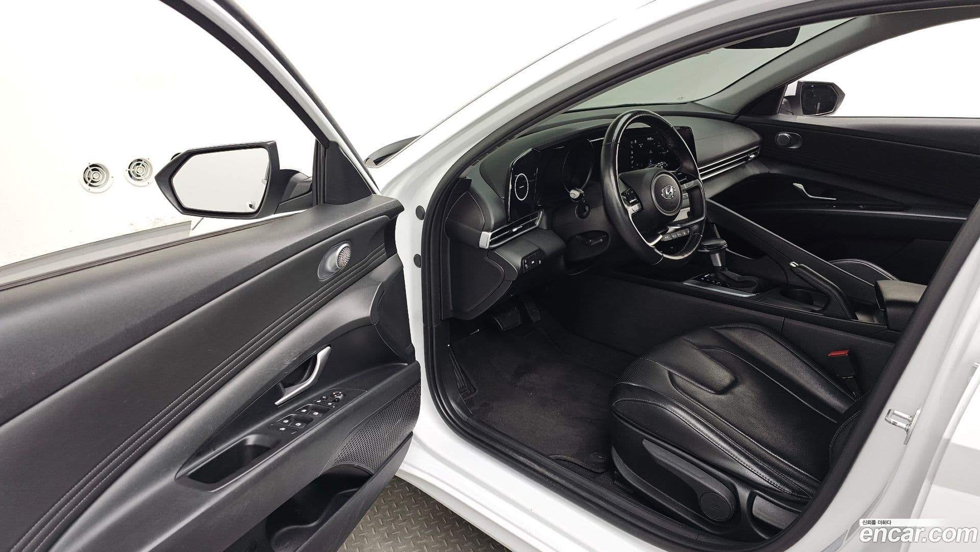 Main__Slider__Photo:AVANTE Hyundai 2021.9-9