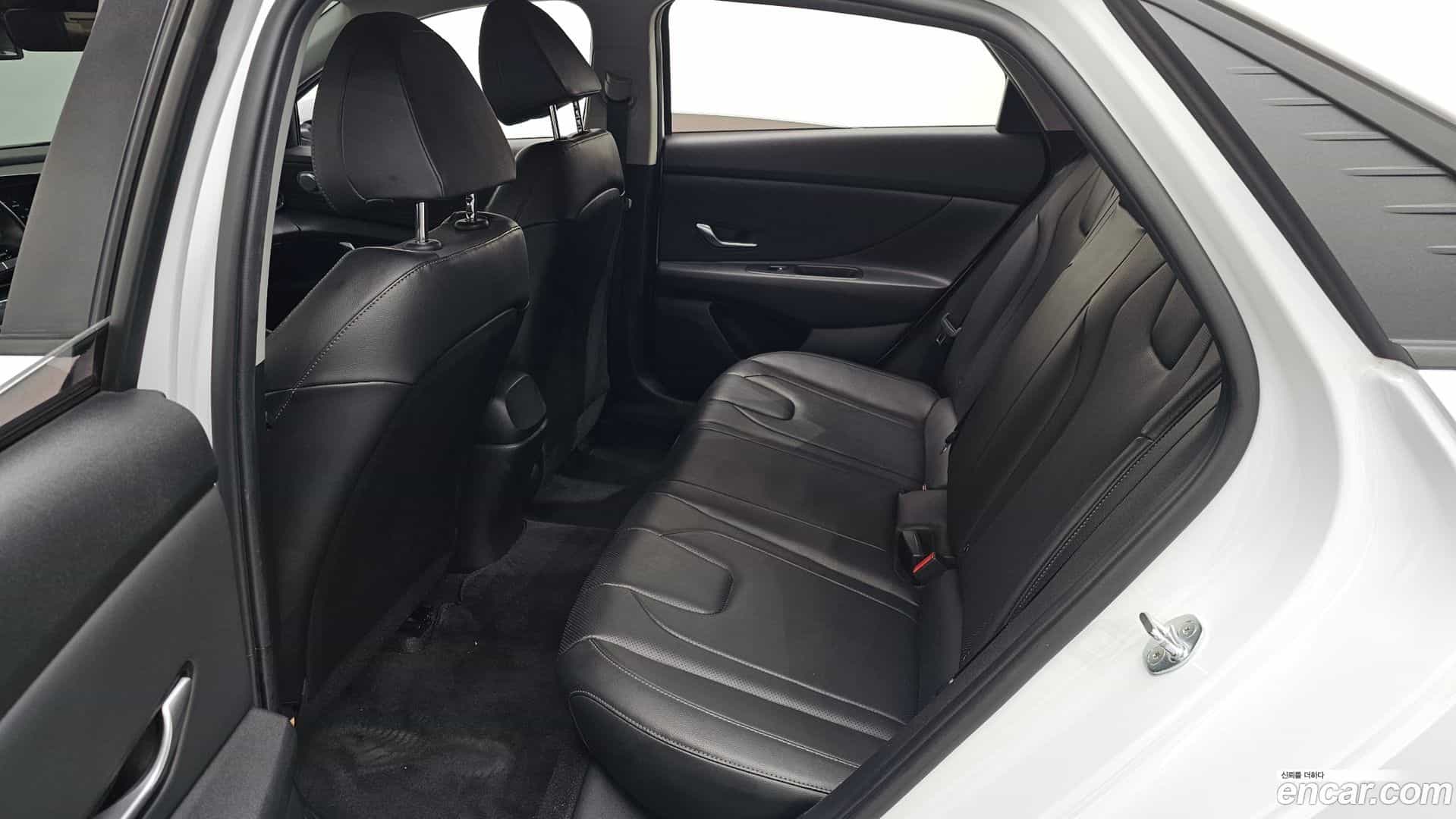 AVANTE Hyundai 2021.9-OPTION-016