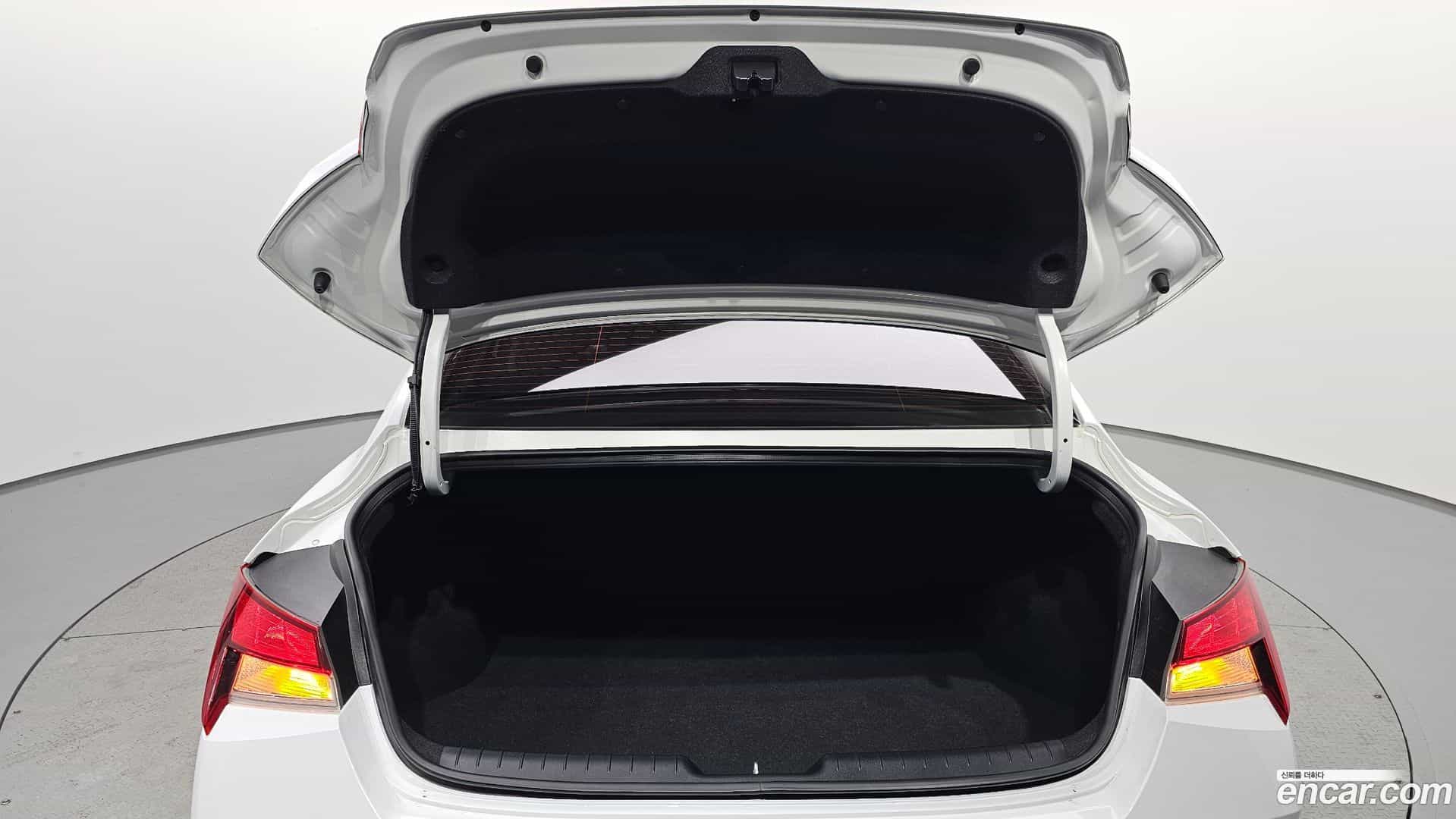 AVANTE Hyundai 2021.9-OPTION-024