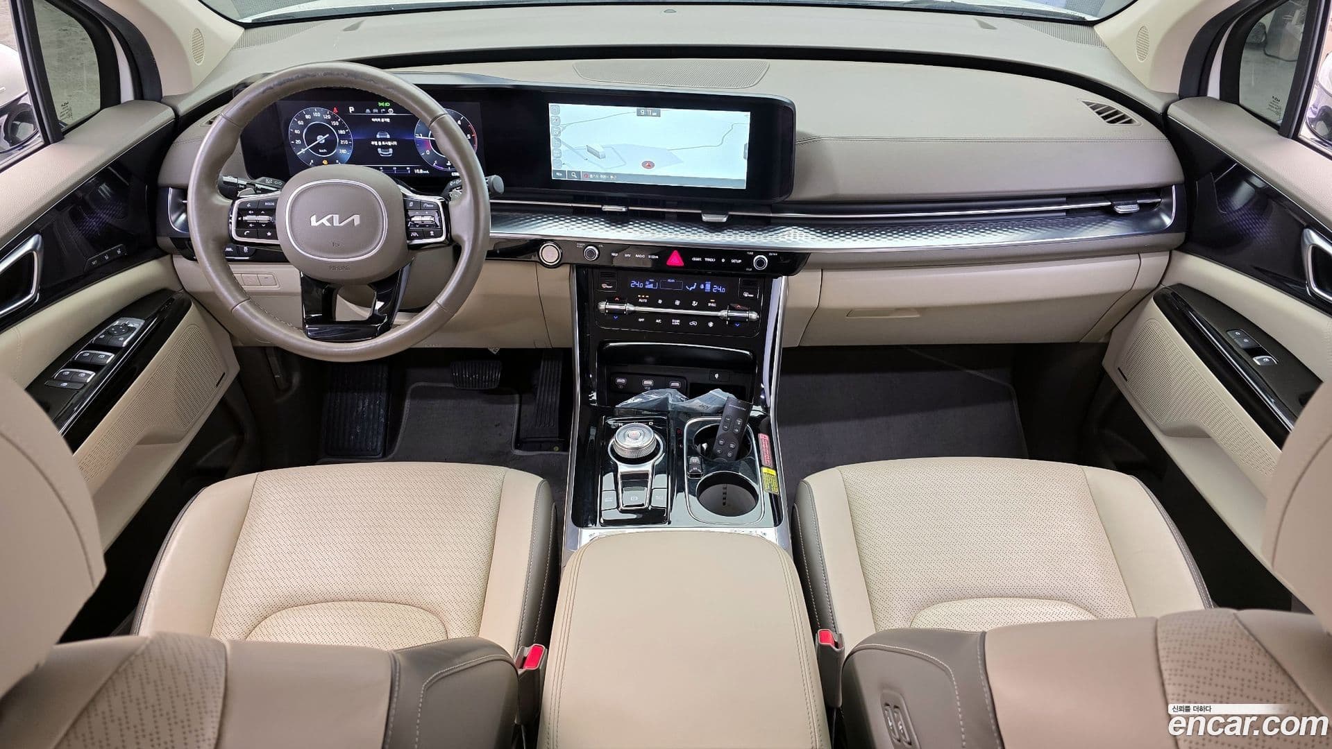 Main__Slider__Photo:Canival Kia 2022.3-6