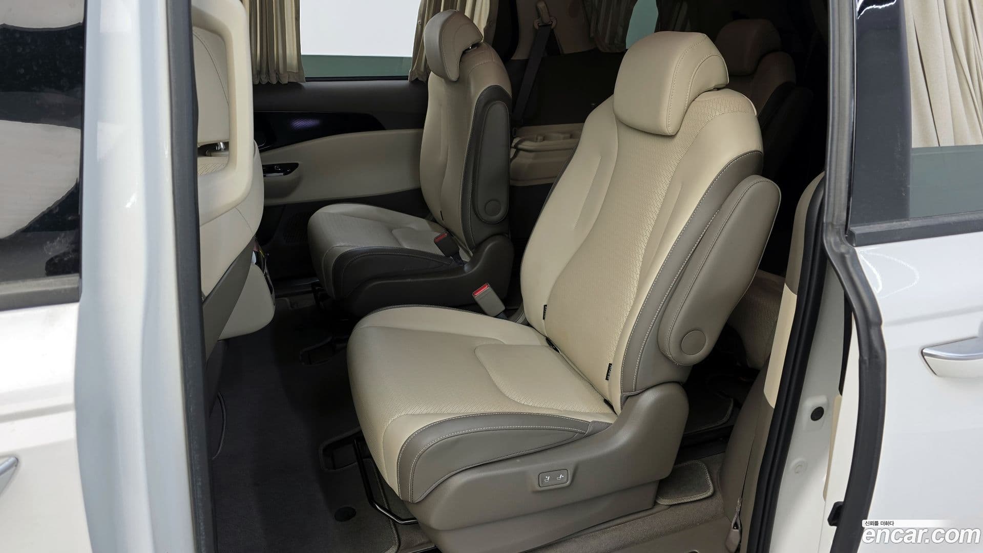 Main__Slider__Photo:Canival Kia 2022.3-10