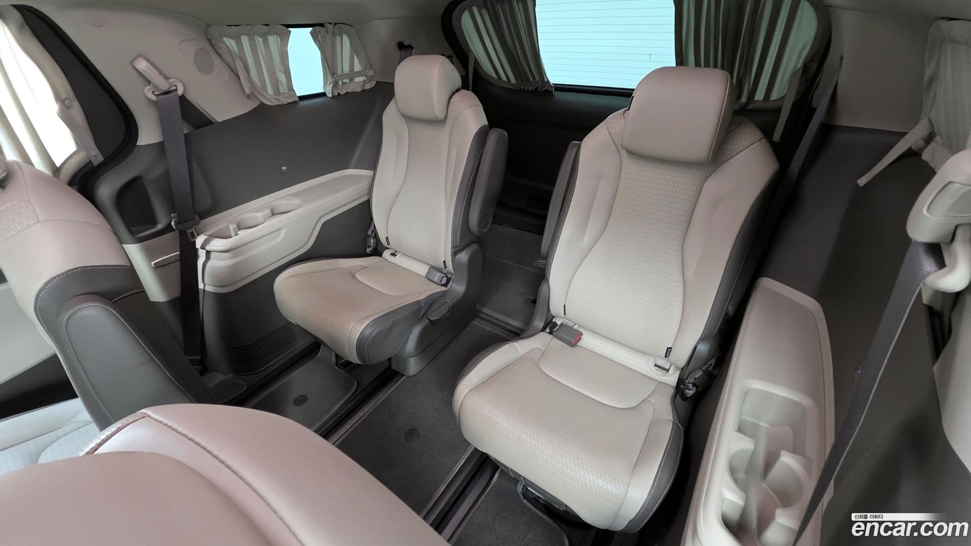 Main__Slider__Photo:Canival Kia 2022.3-11