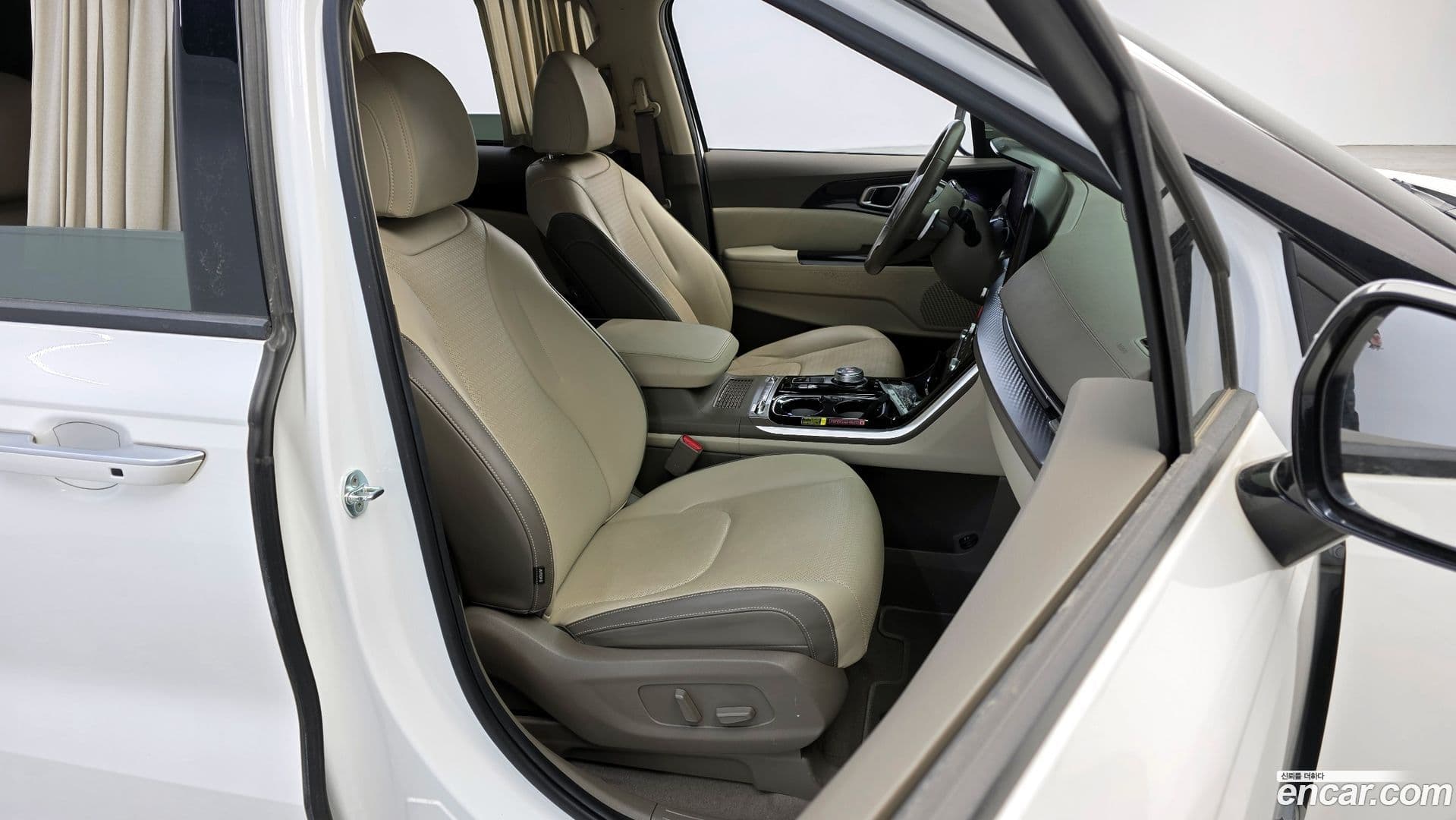 Main__Slider__Photo:Canival Kia 2022.3-12