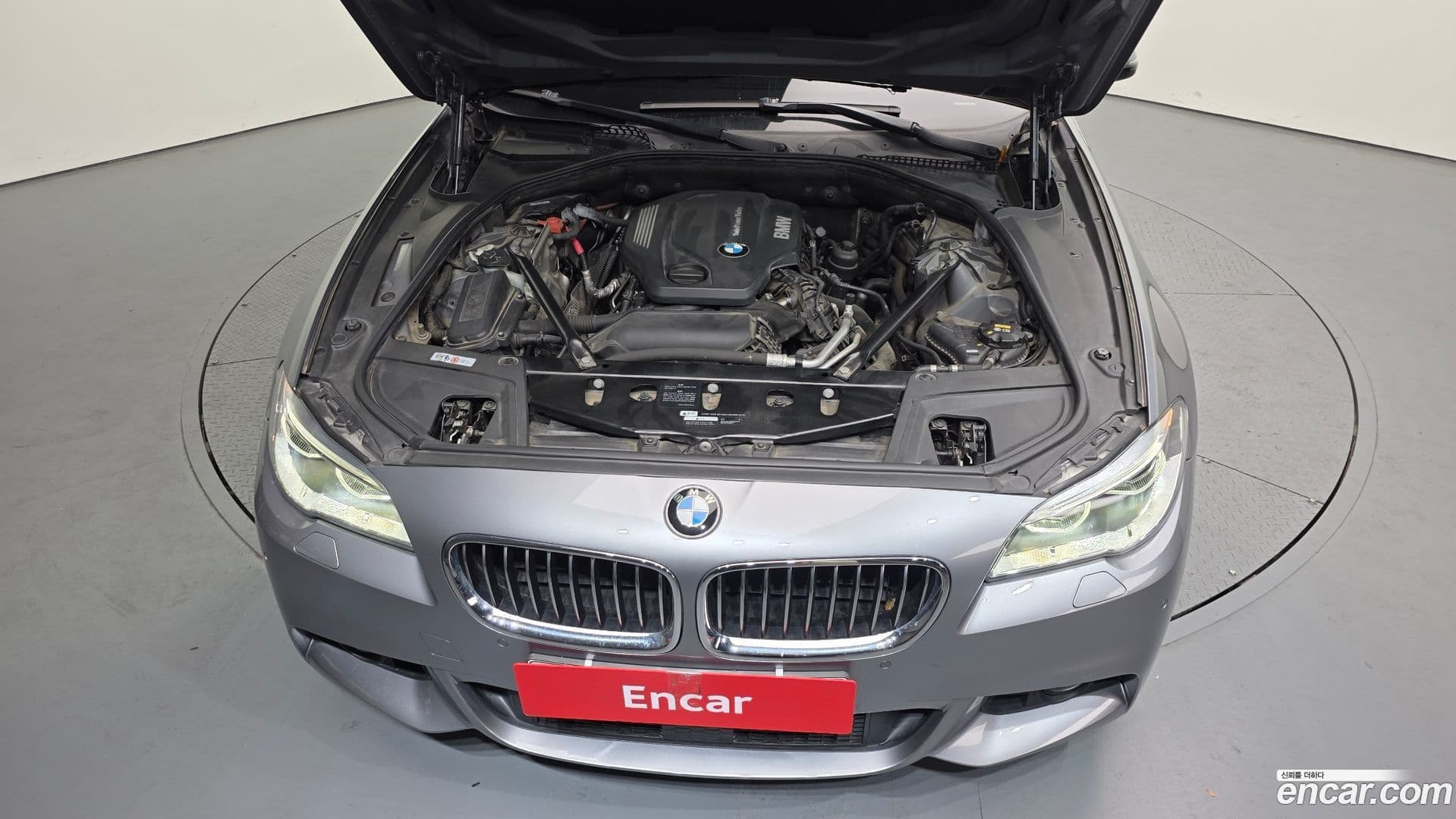 Main__Slider__Photo:5-Series BMW 2016.9-5