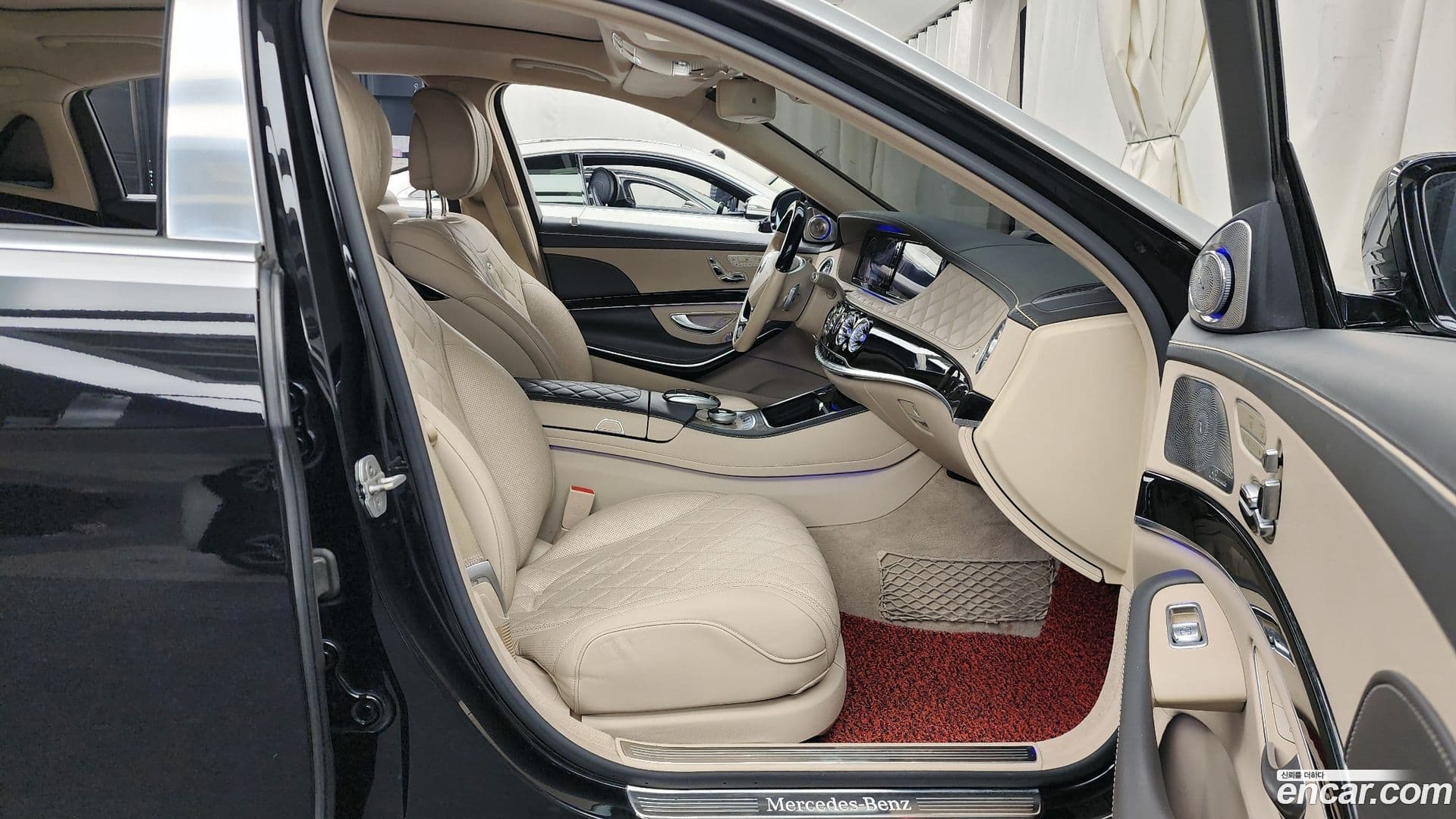 Main__Slider__Photo:S-Class Mercedes-Benz 2015.11-10