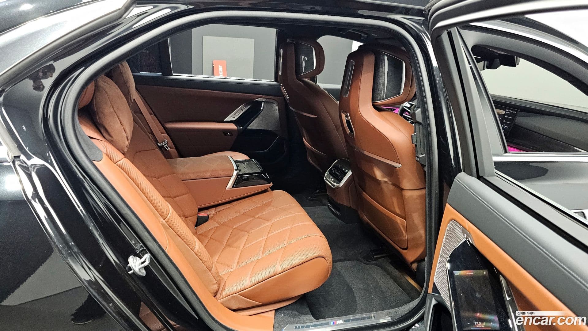 Main__Slider__Photo:7-Series BMW 2024.6-11