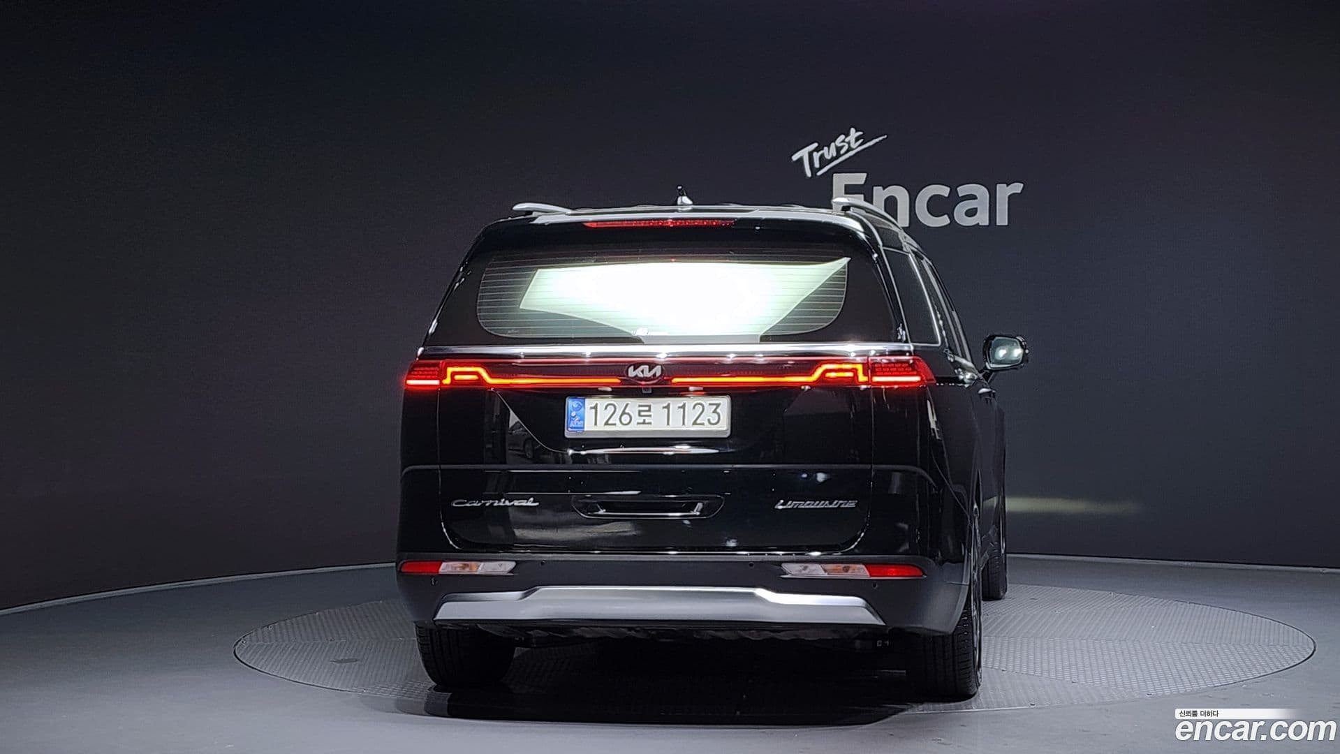 Main__Slider__Photo:Canival Kia 2021.1-3