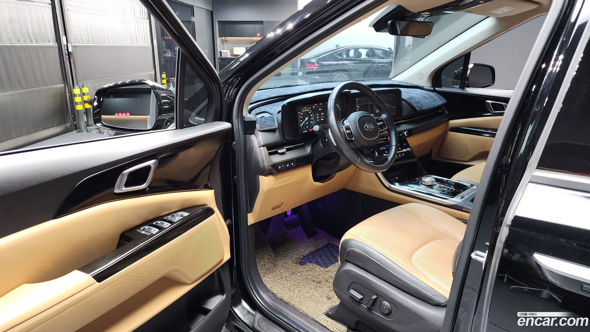 Main__Slider__Photo:Canival Kia 2021.1-9