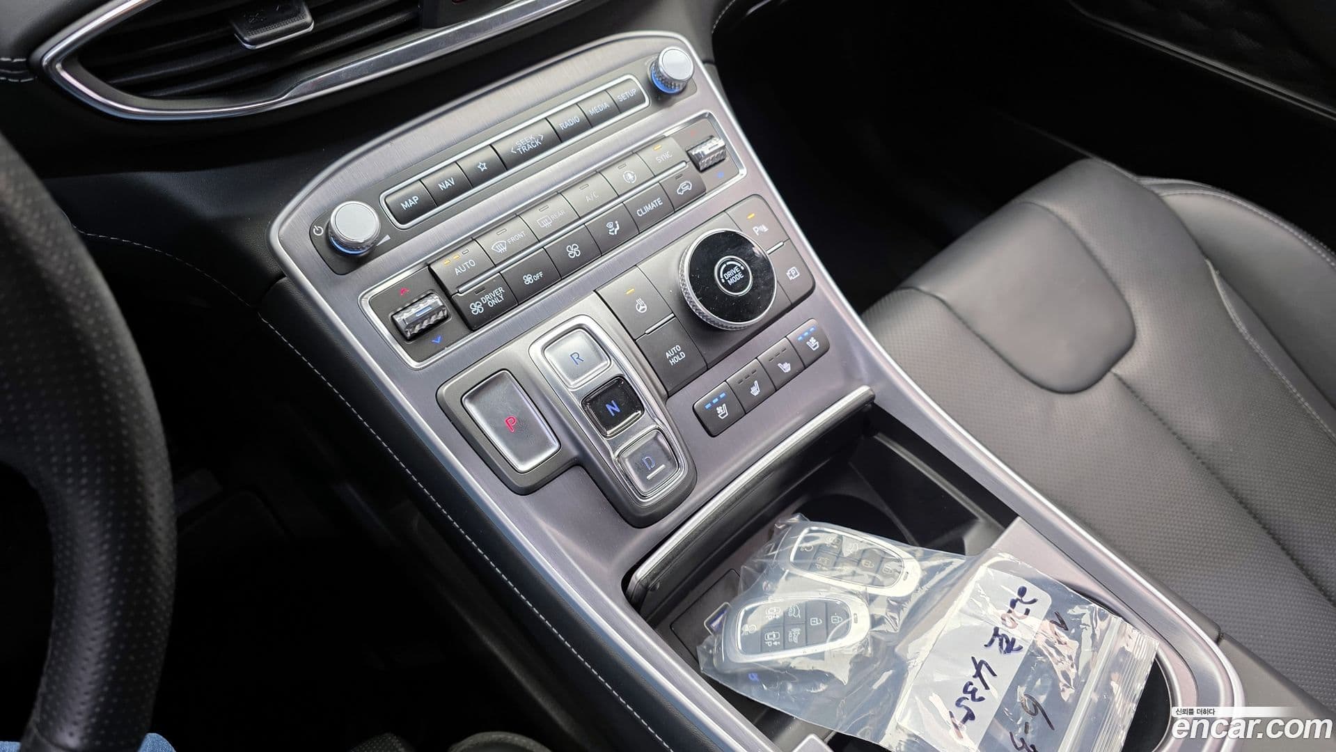 Main__Slider__Photo:Santafe Hyundai 2023.0-8