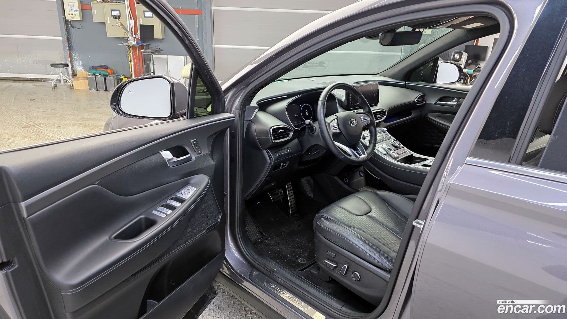 Main__Slider__Photo:Santafe Hyundai 2023.0-9