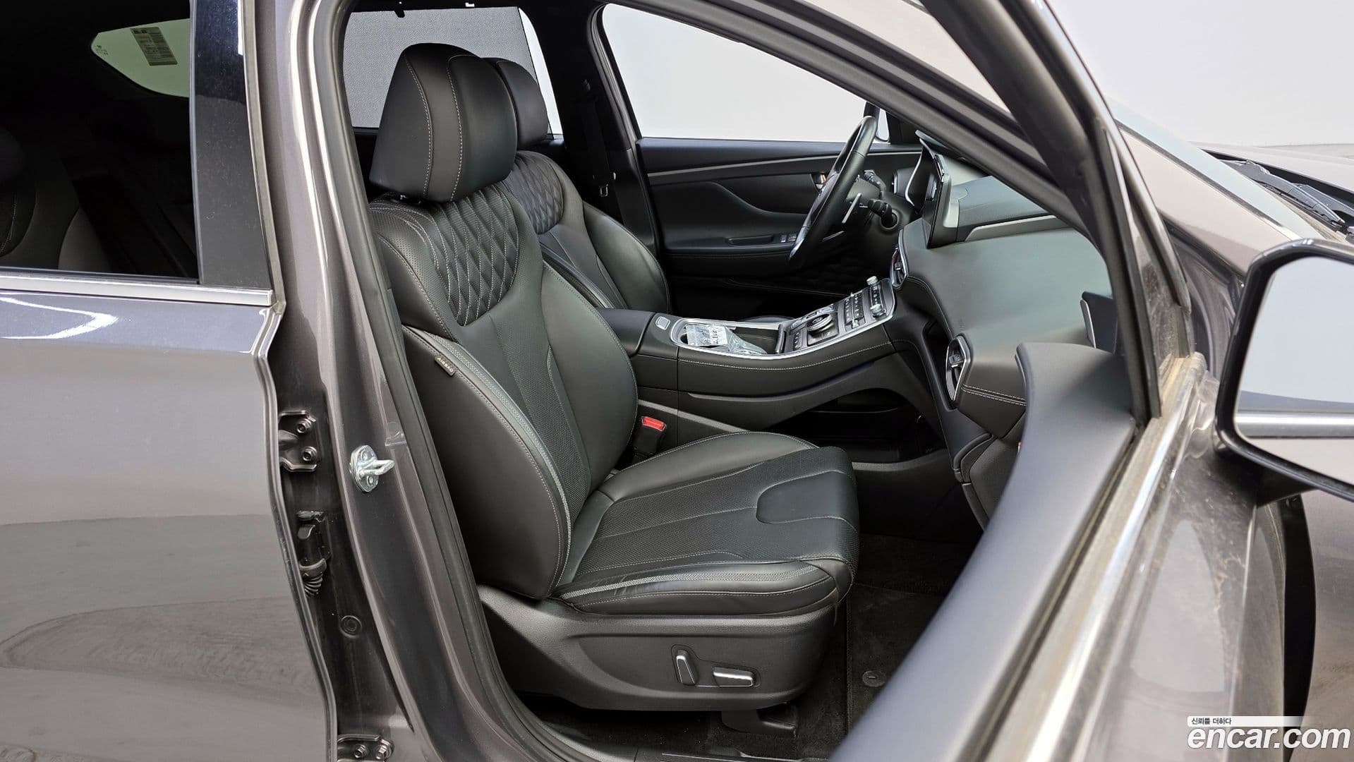 Main__Slider__Photo:Santafe Hyundai 2023.0-11