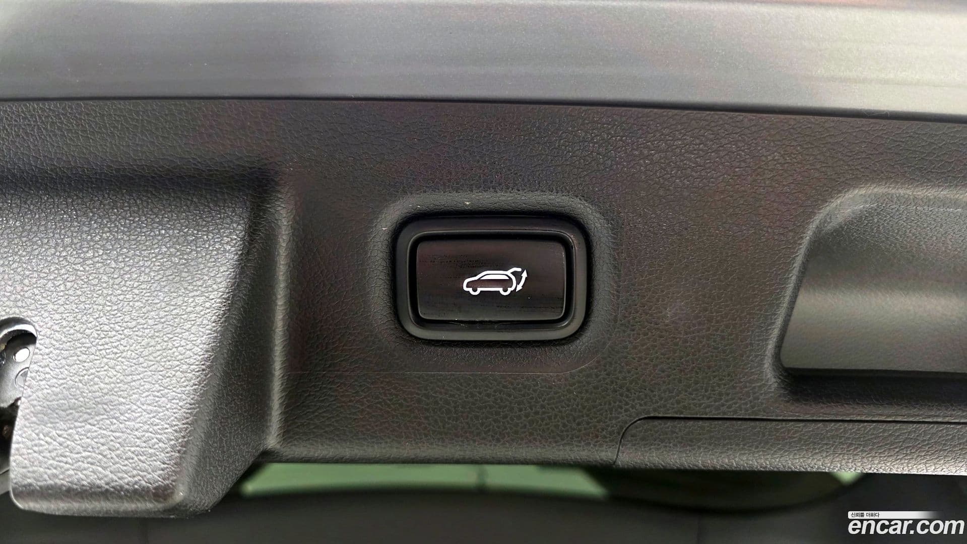 Main__Slider__Photo:Santafe Hyundai 2023.0-18