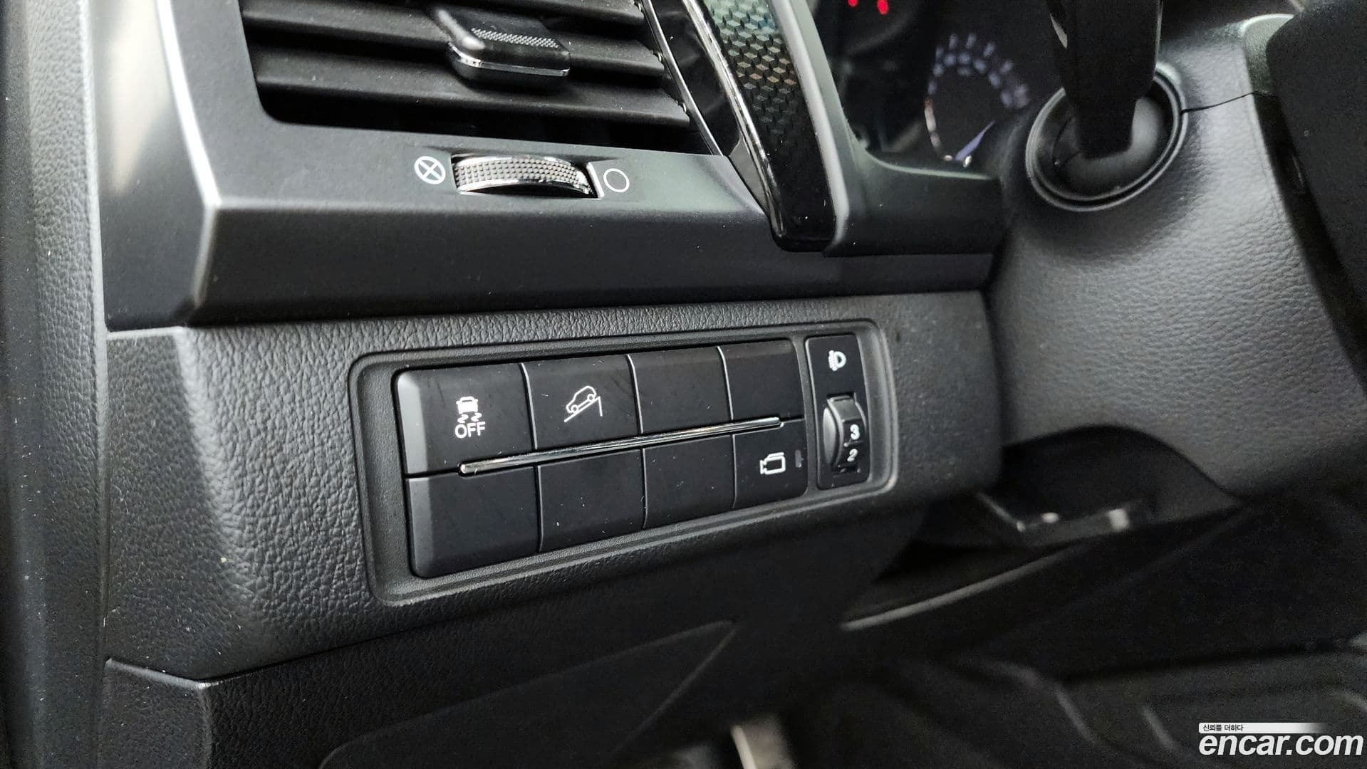 Main__Slider__Photo:Rexton KG_Mobility_Ssangyong 2021.8-15