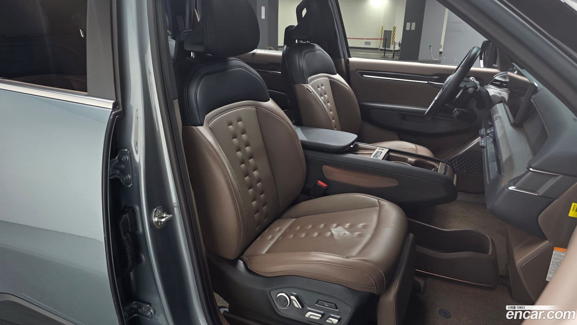 Main__Slider__Photo:EV9 Kia 2023.5-9