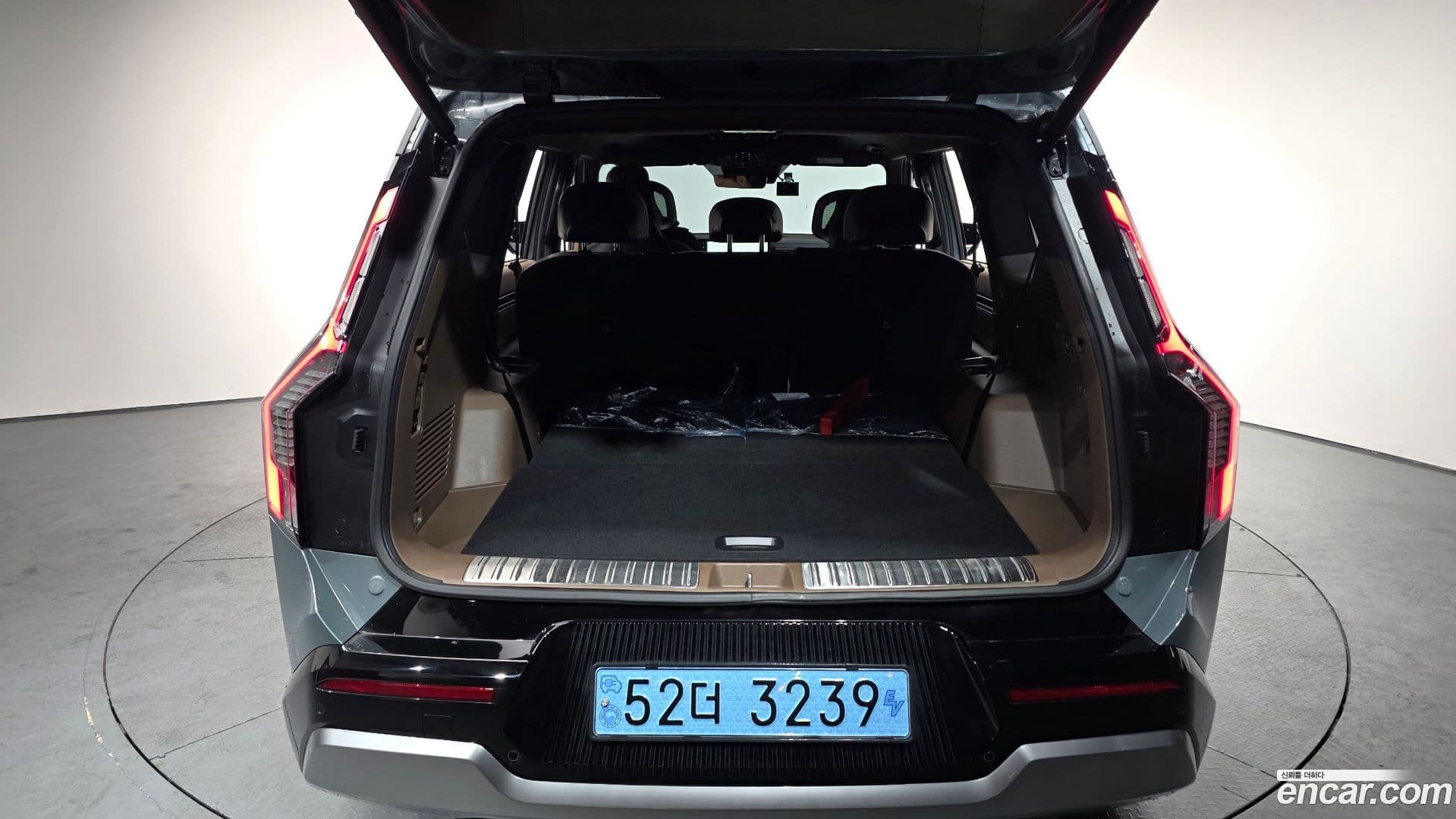 Main__Slider__Photo:EV9 Kia 2023.5-19