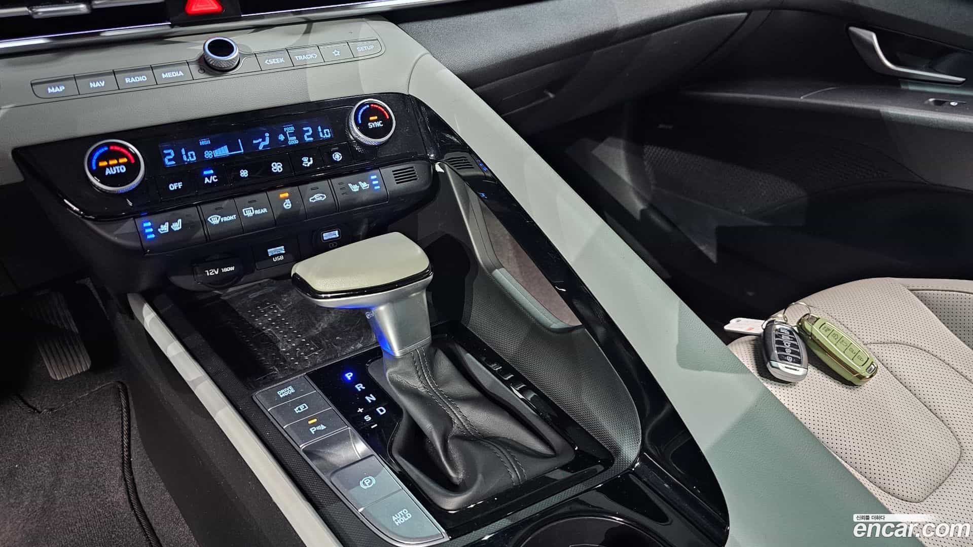 AVANTE Hyundai 2021.1-INNER-009