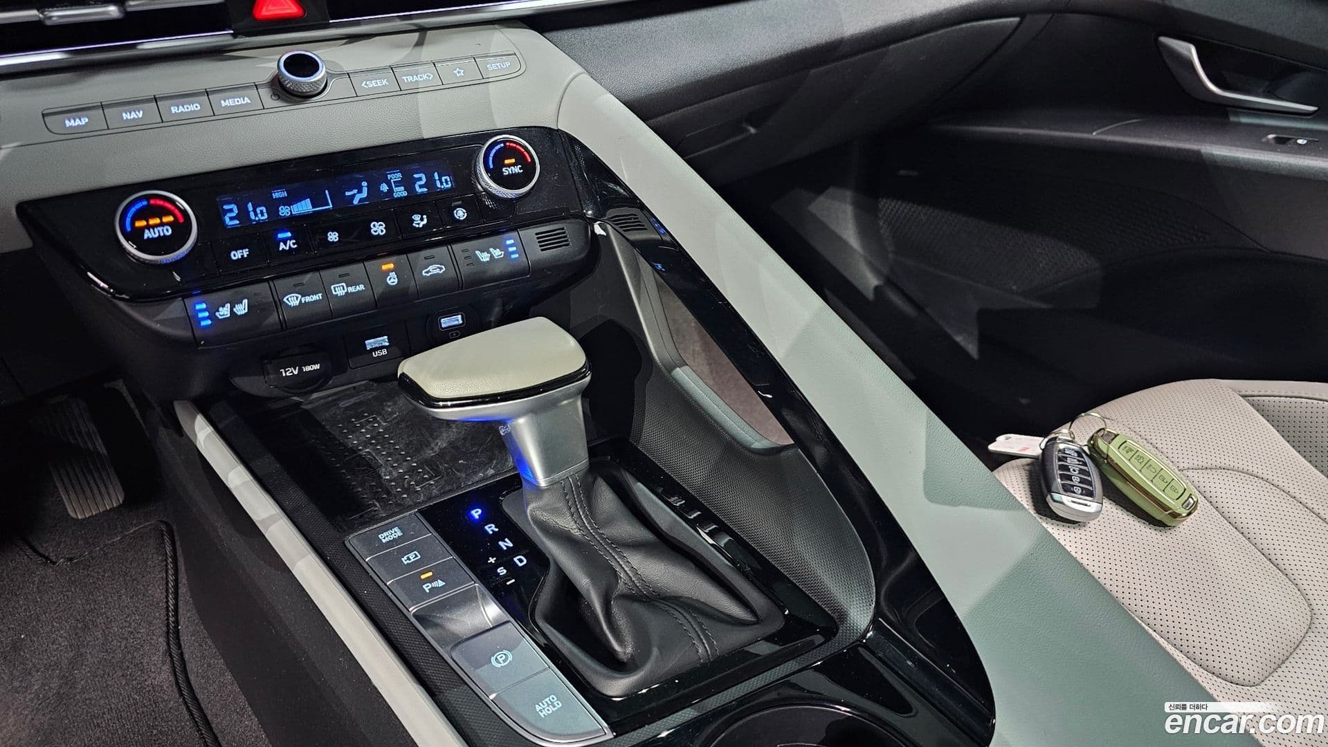 Main__Slider__Photo:AVANTE Hyundai 2021.1-8