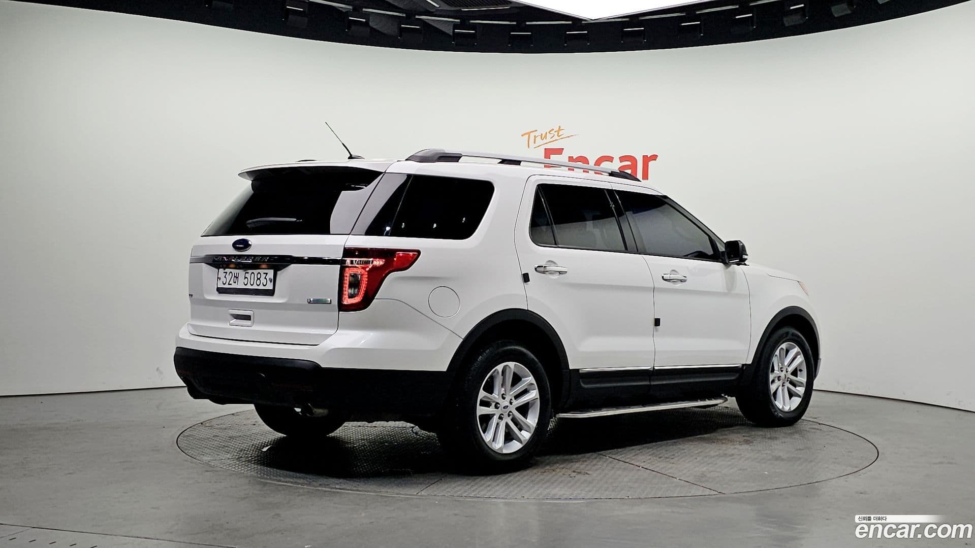 Main__Slider__Photo:Explorer Ford 2014.2-1