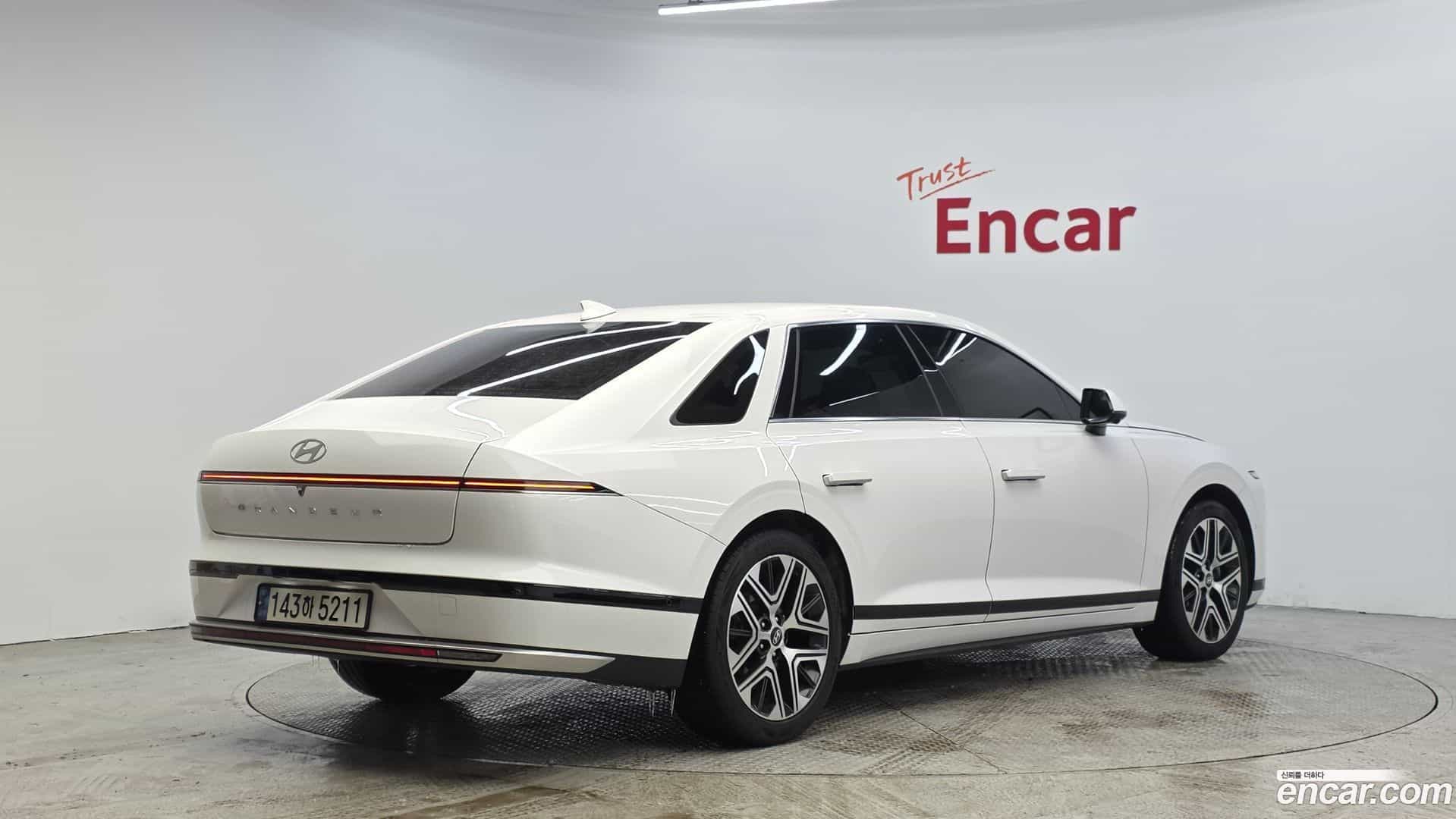 Grandeur Hyundai 2023.0-OUTER-002