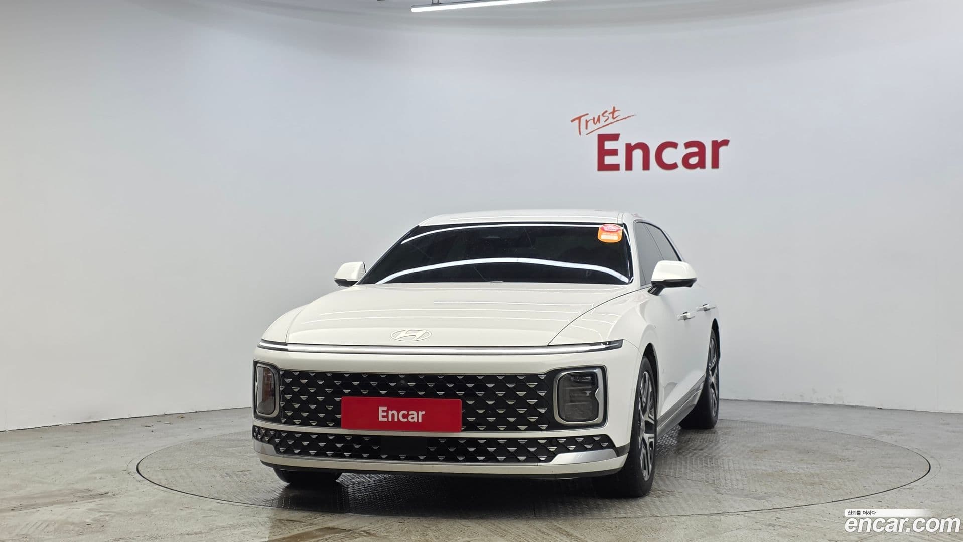 Main__Slider__Photo:Grandeur Hyundai 2023.0-2