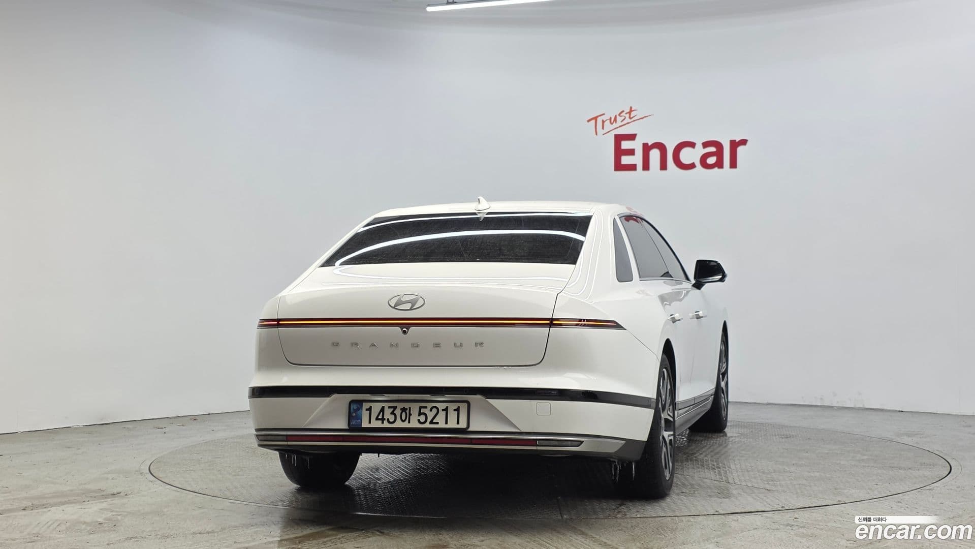 Main__Slider__Photo:Grandeur Hyundai 2023.0-3