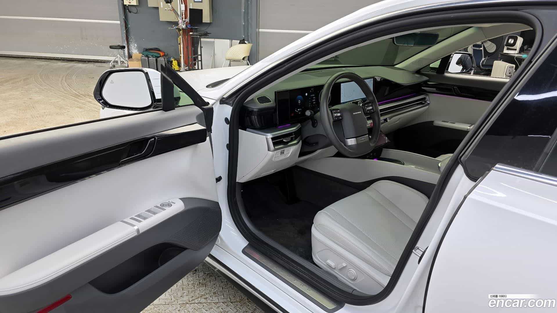 Grandeur Hyundai 2023.0-INNER-010