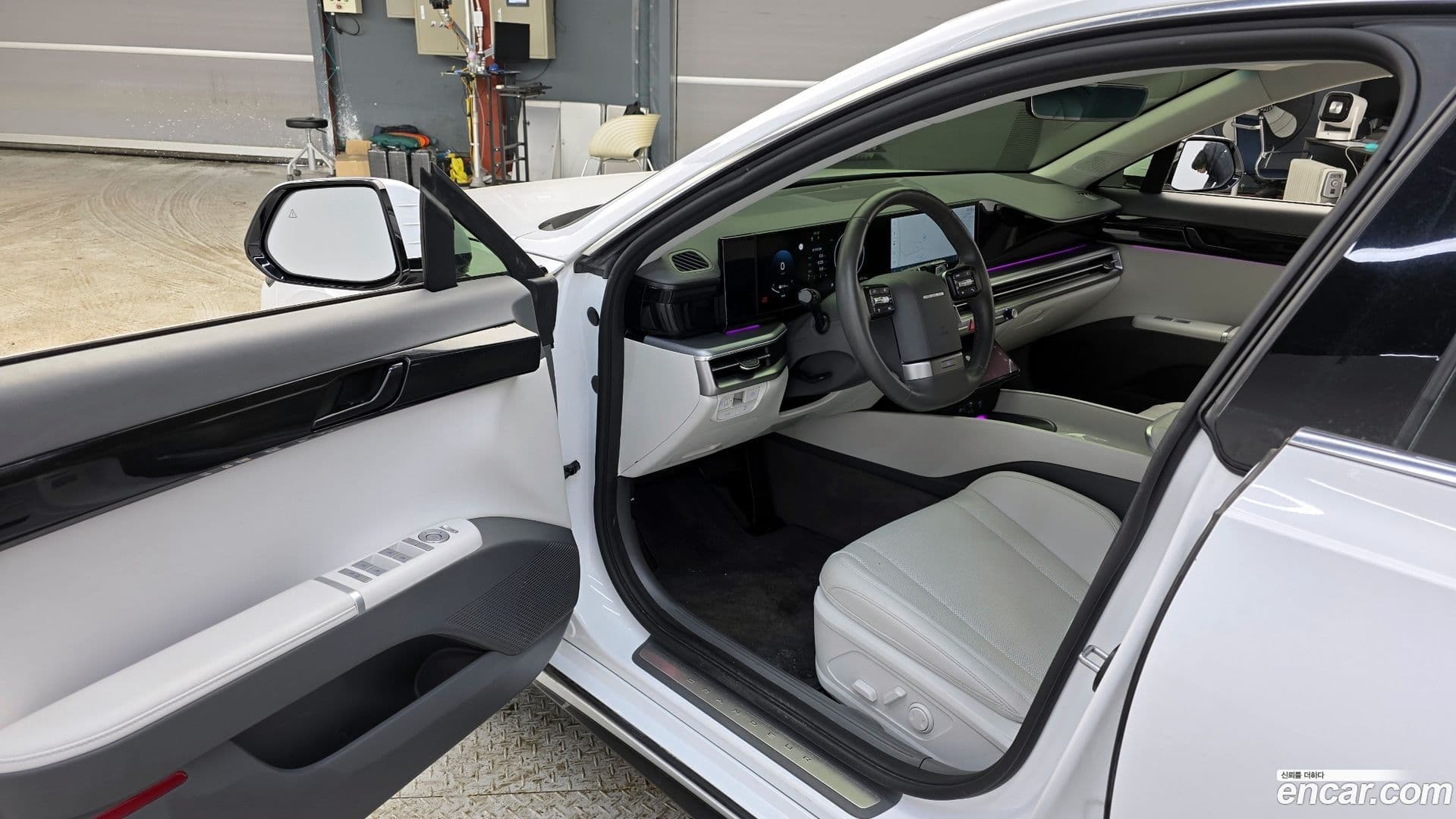 Main__Slider__Photo:Grandeur Hyundai 2023.0-9