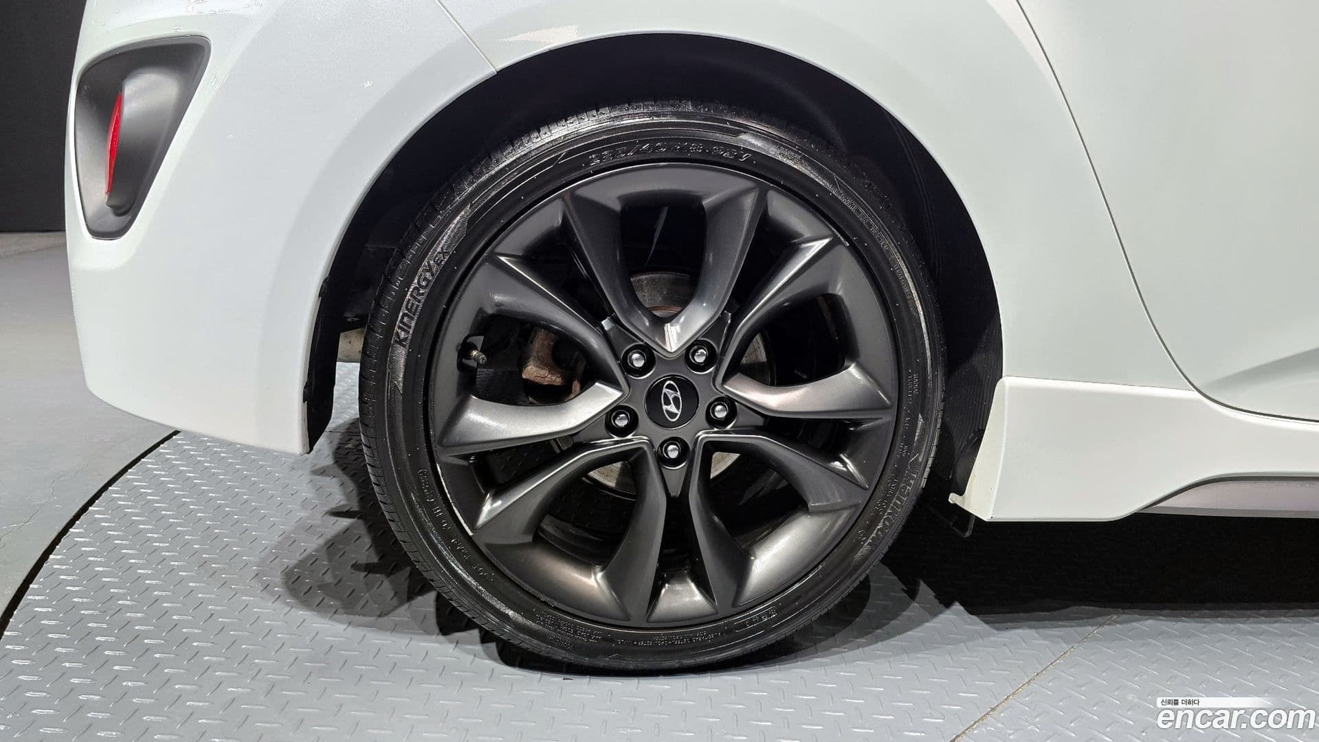 Main__Slider__Photo:Veloster Hyundai 2016.0-4