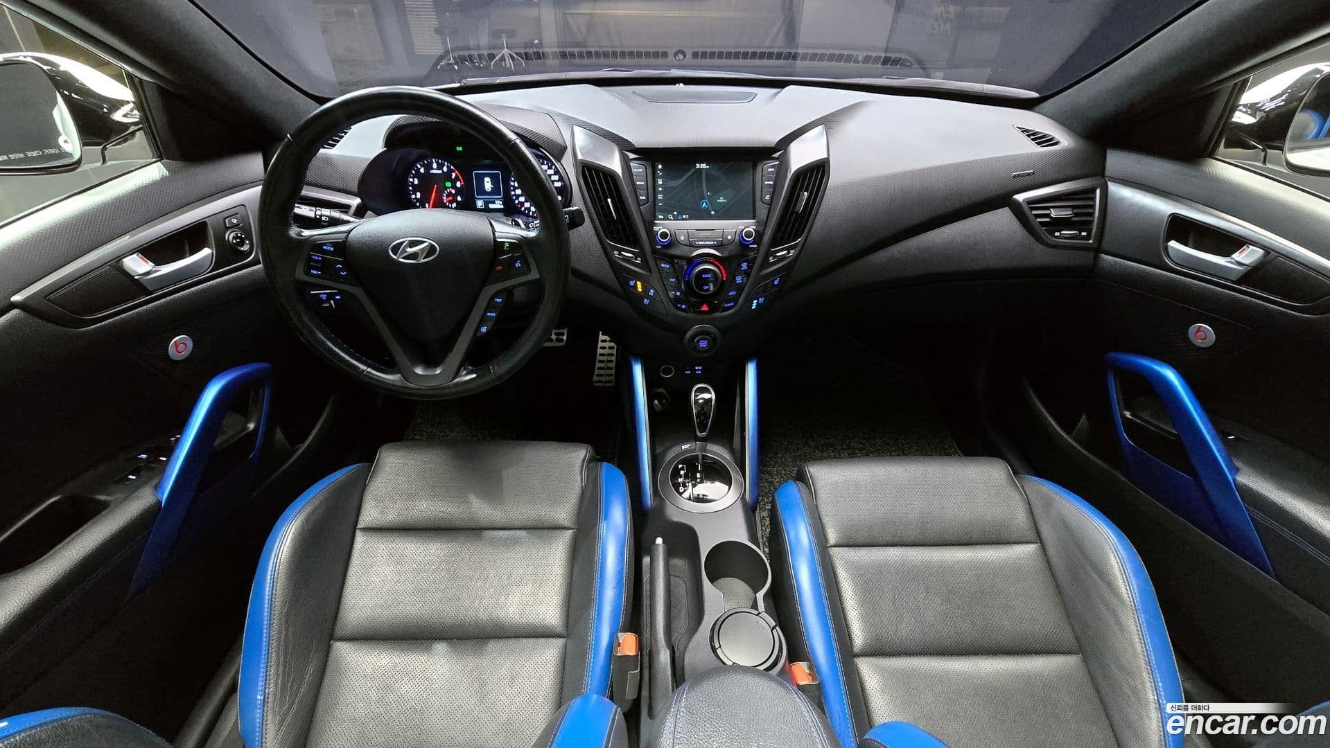 Main__Slider__Photo:Veloster Hyundai 2016.0-6