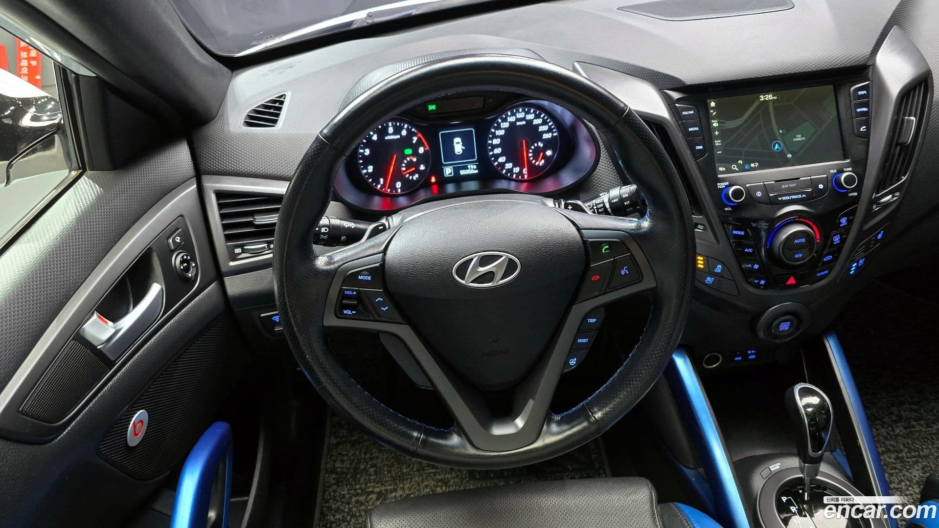 Main__Slider__Photo:Veloster Hyundai 2016.0-12