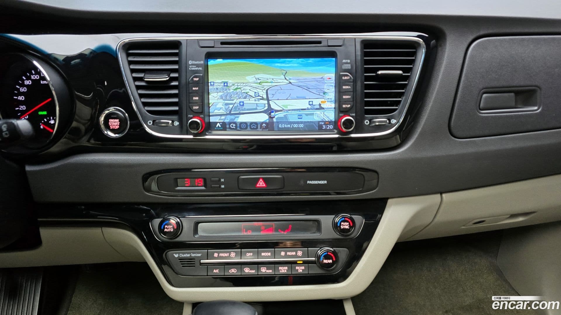 Main__Slider__Photo:Canival Kia 2018.1-15