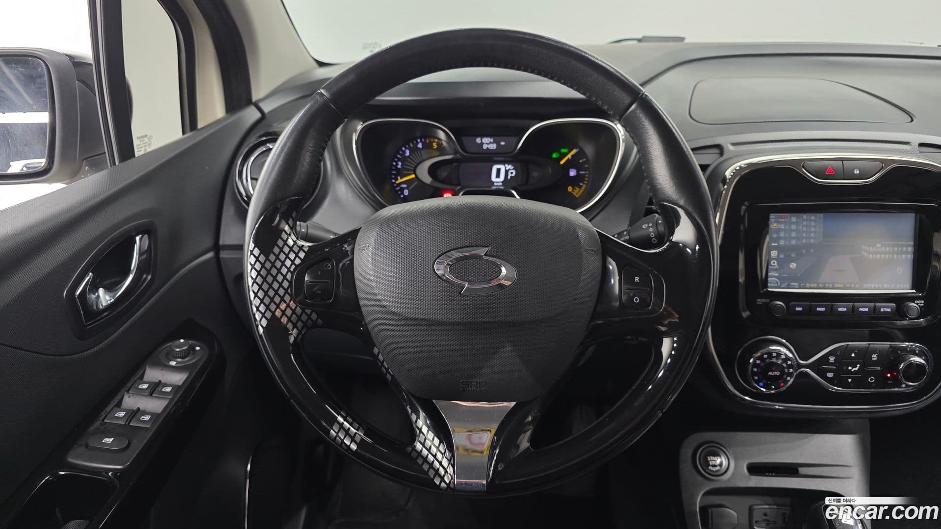 Main__Slider__Photo:QM3 Renault-KoreaSamsung 2015.6-12