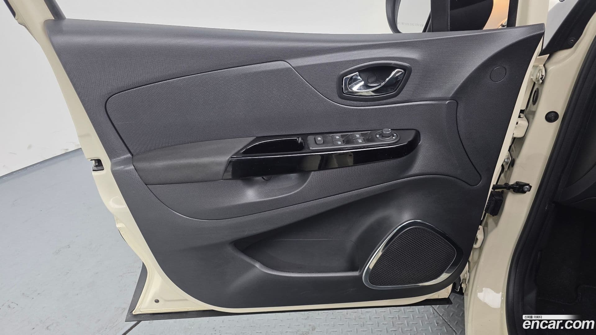 Main__Slider__Photo:QM3 Renault-KoreaSamsung 2015.6-16