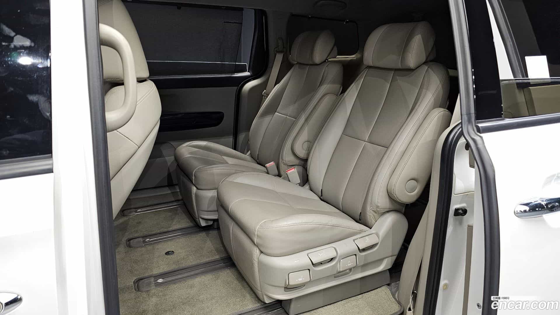 Canival Kia 2018.6-OPTION-016