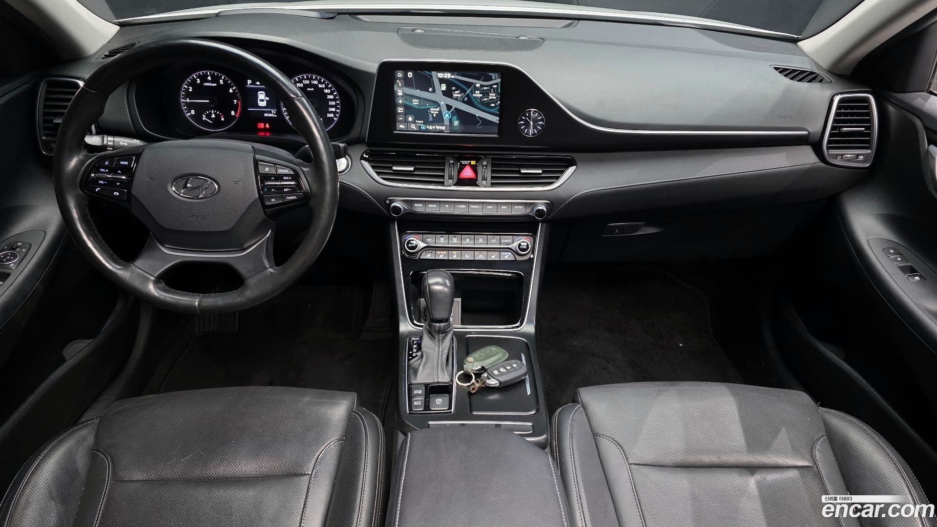 Main__Slider__Photo:Grandeur Hyundai 2018.6-6