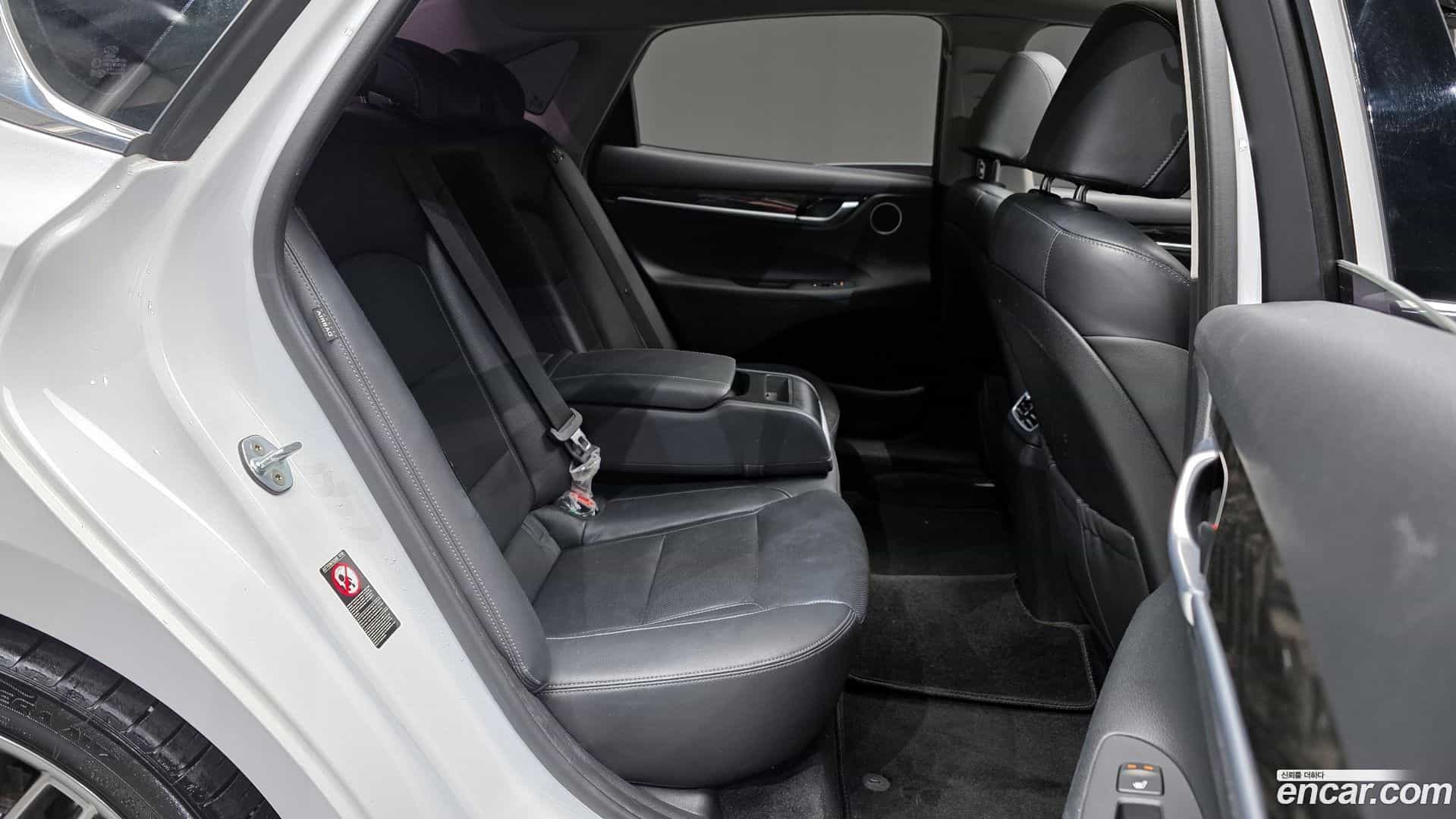 Grandeur Hyundai 2018.6-OPTION-016