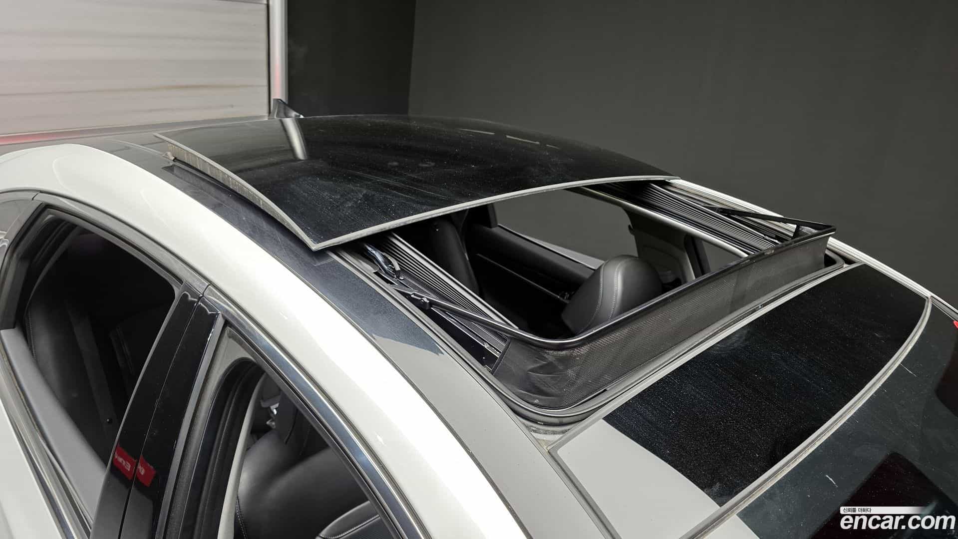 Grandeur Hyundai 2018.6-OPTION-023