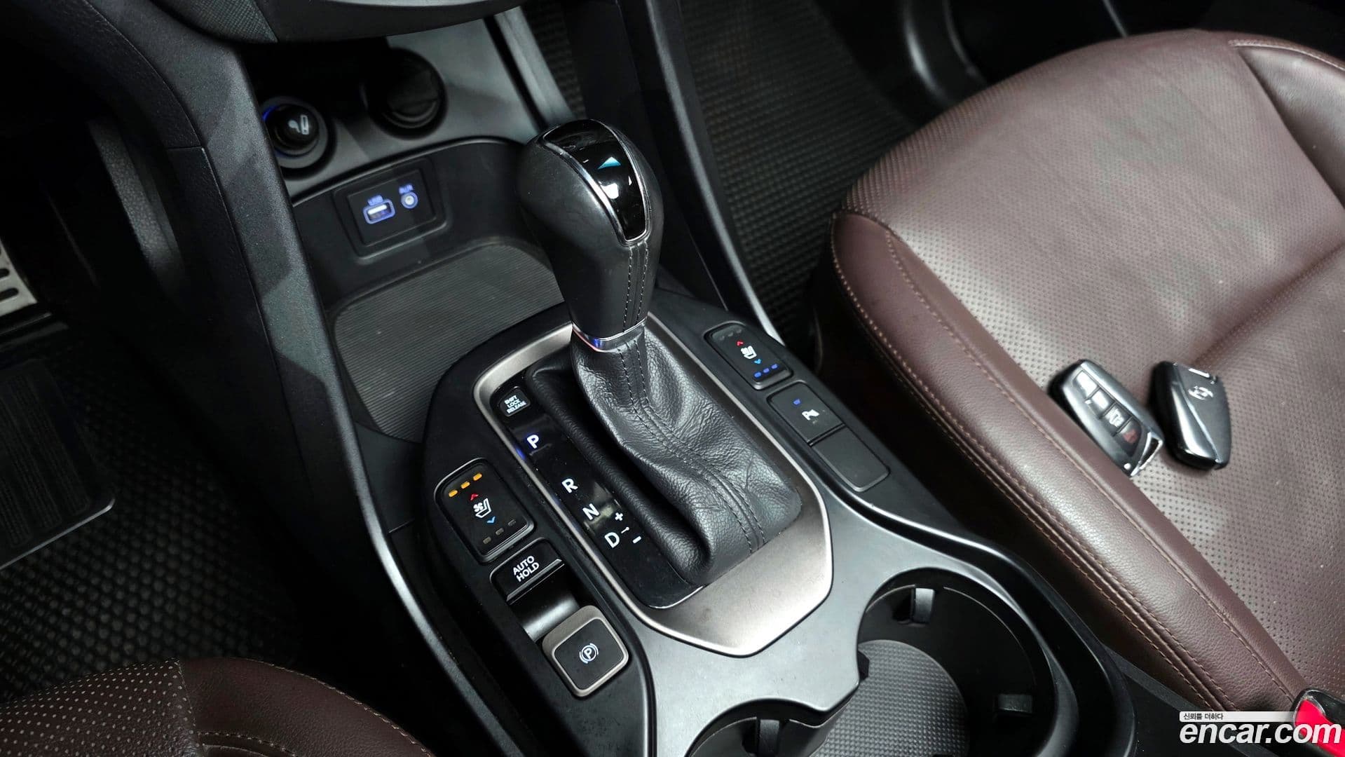 Main__Slider__Photo:Santafe Hyundai 2016.7-8