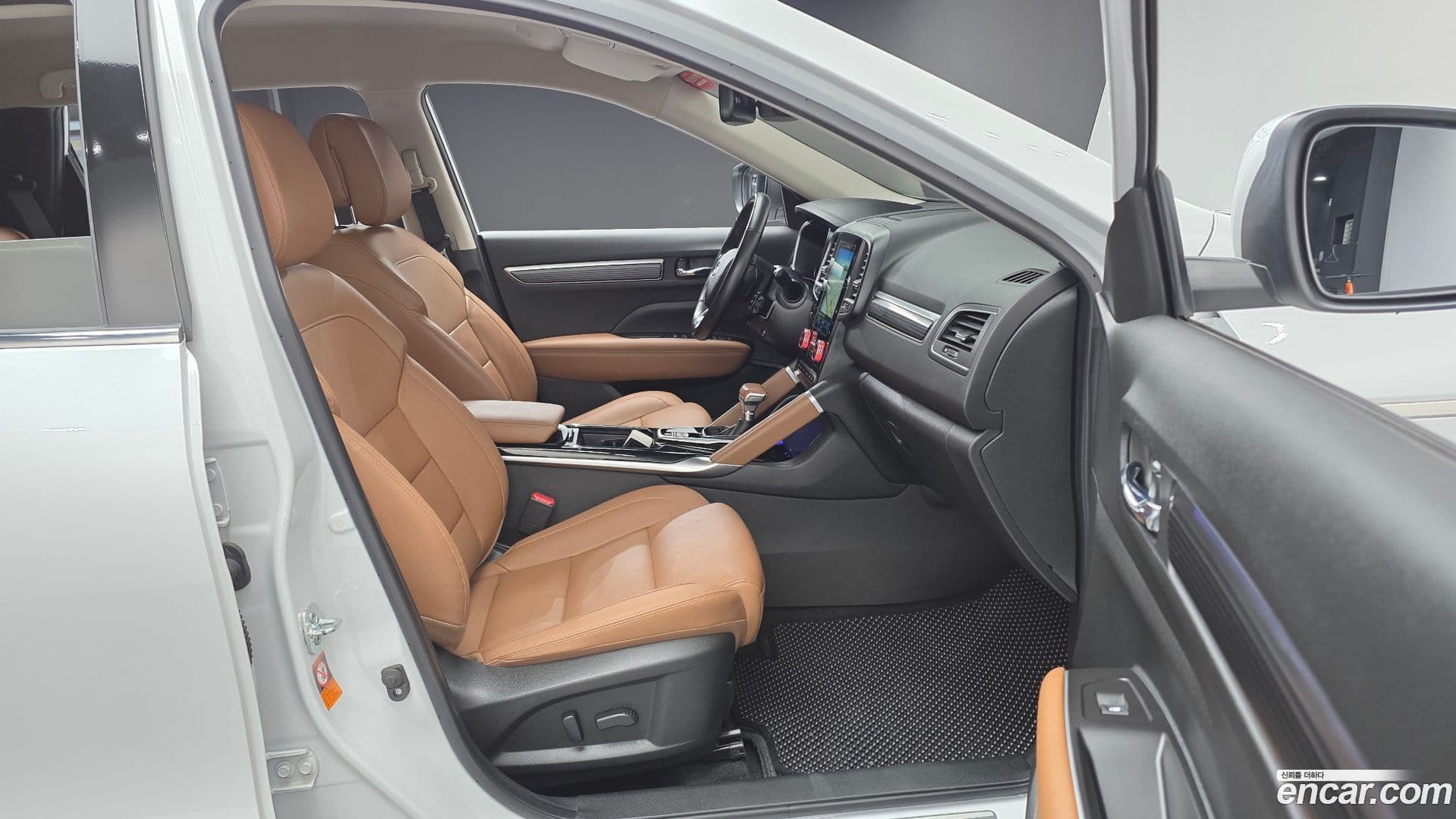 Main__Slider__Photo:QM6 Renault-KoreaSamsung 2021.9-9