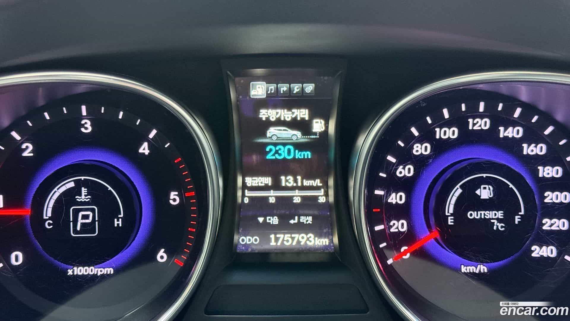 Santafe Hyundai 2015.3-INNER-008