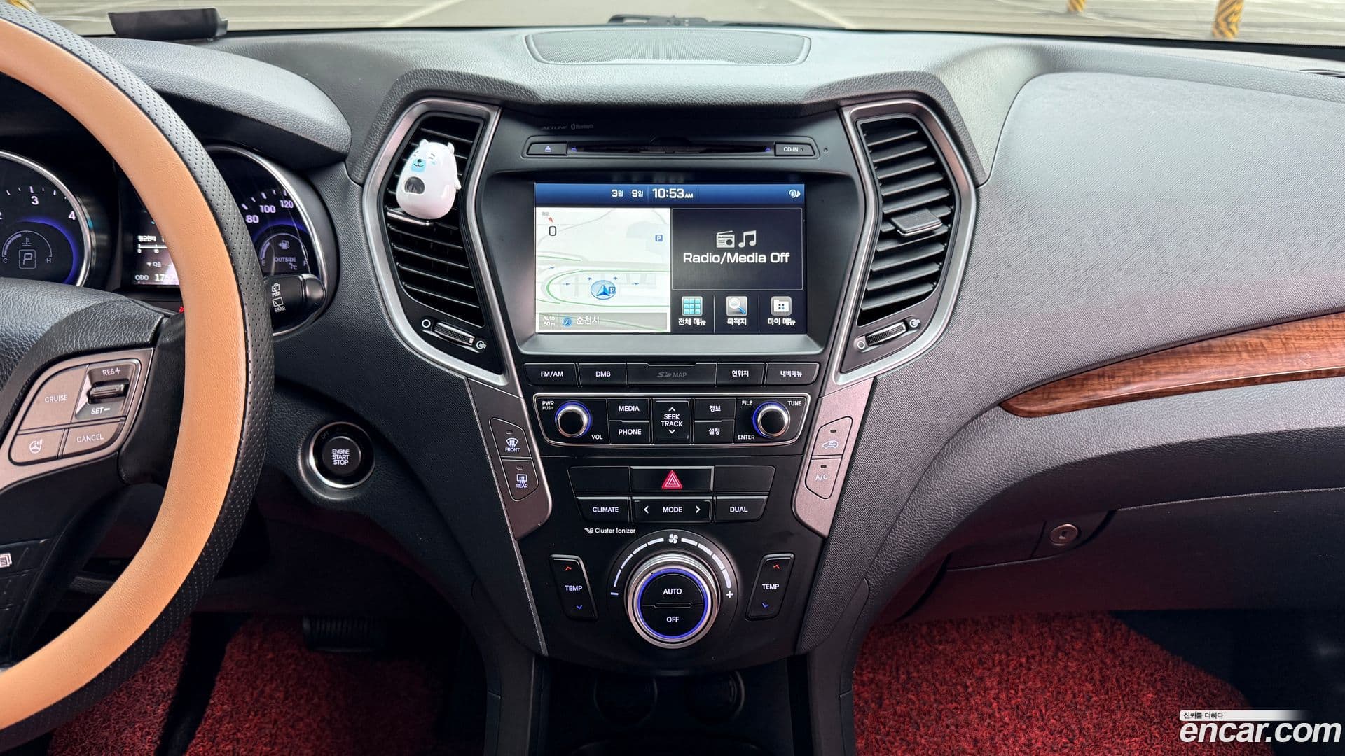 Main__Slider__Photo:Santafe Hyundai 2015.3-12