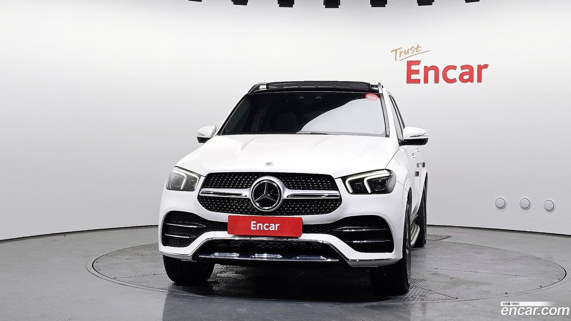 Main__Slider__Photo:GLE-Class Mercedes-Benz 2021.3-2