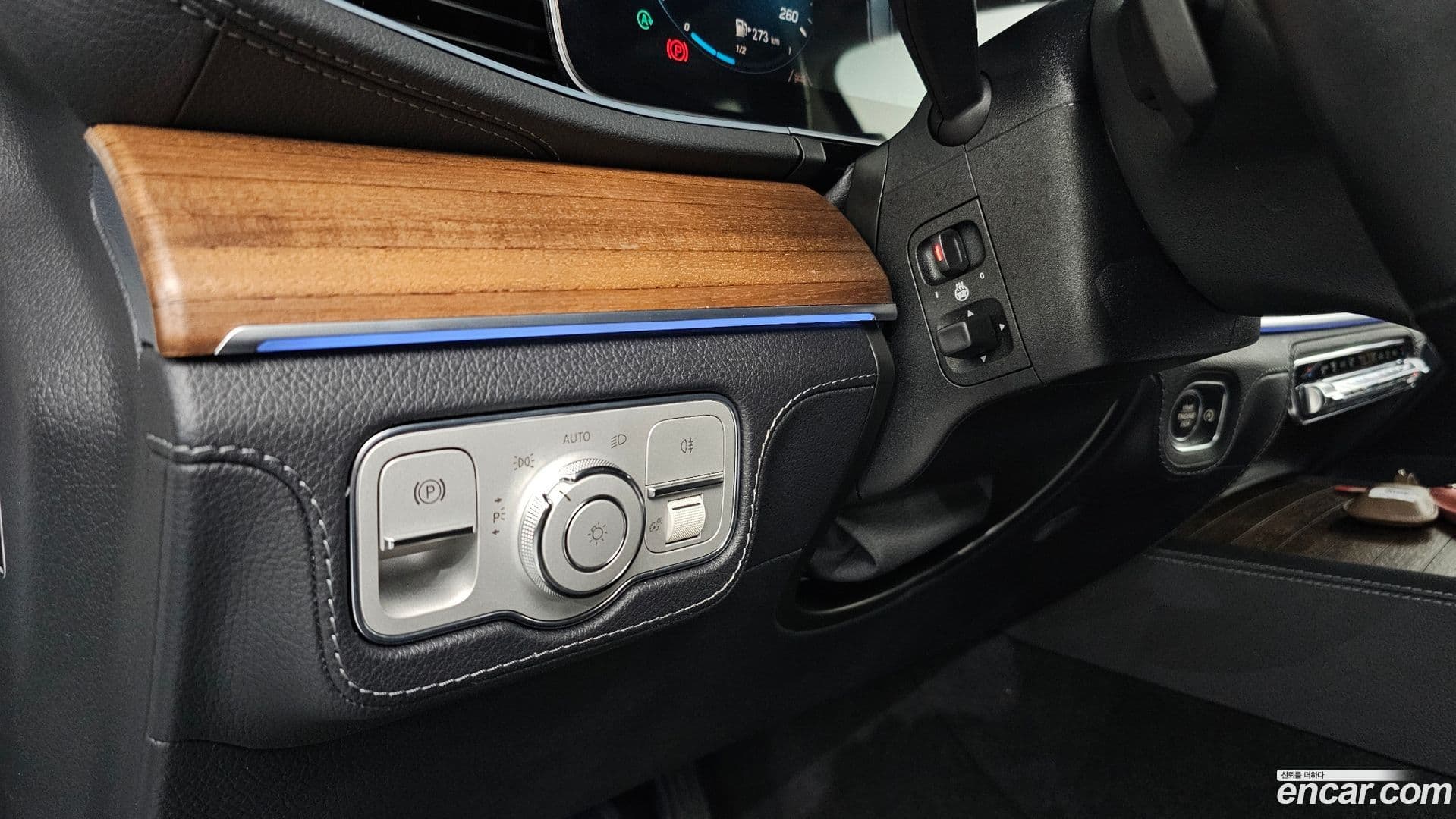 Main__Slider__Photo:GLE-Class Mercedes-Benz 2021.3-13