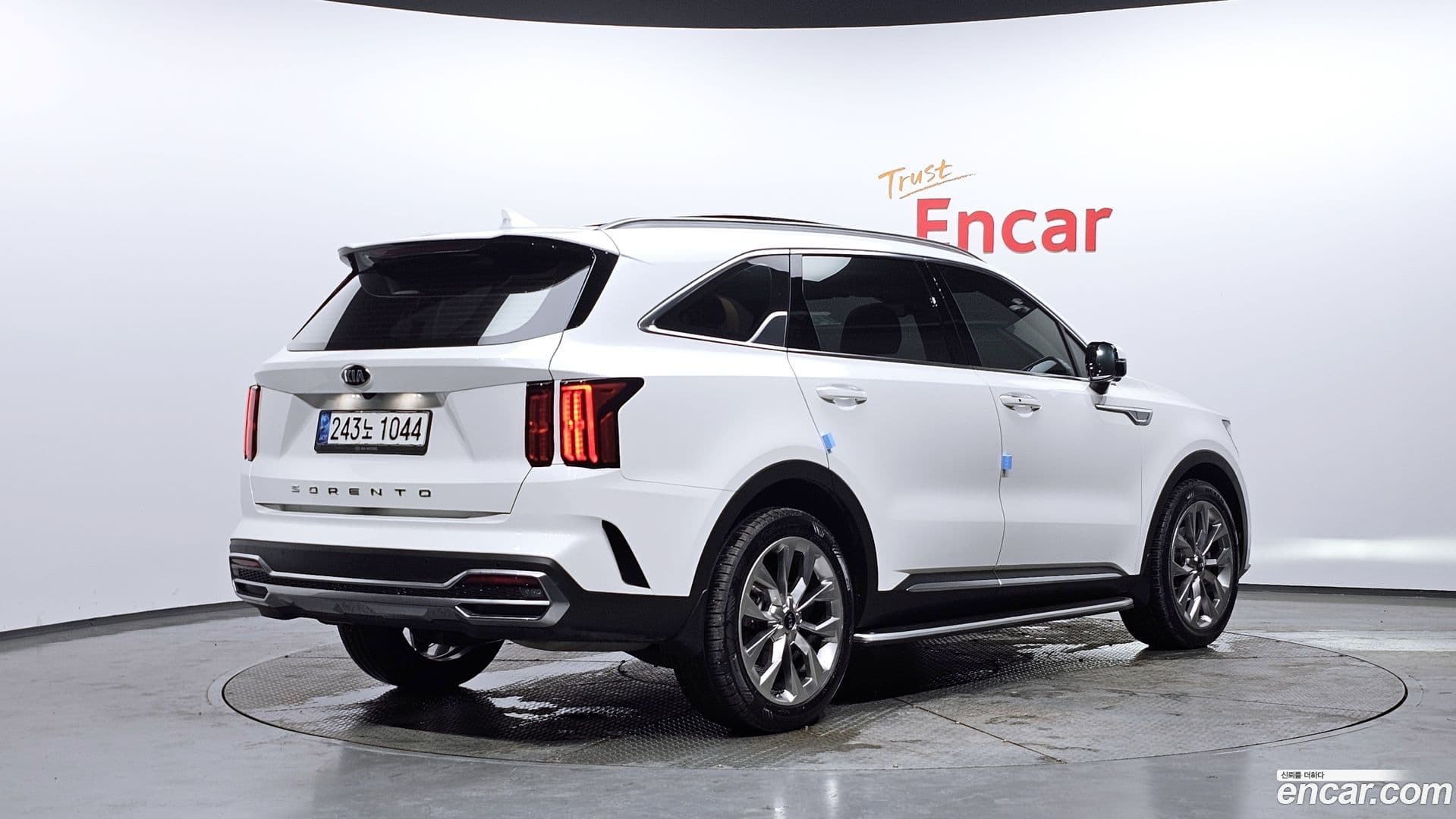 Main__Slider__Photo:Sorento Kia 2020.10-1