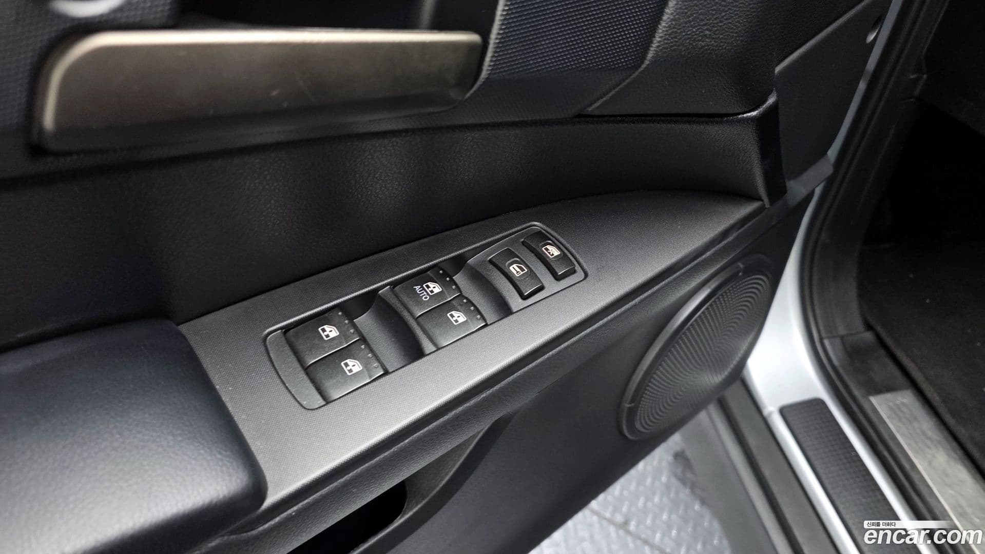 Main__Slider__Photo:KORANDO KG_Mobility_Ssangyong 2013.10-17